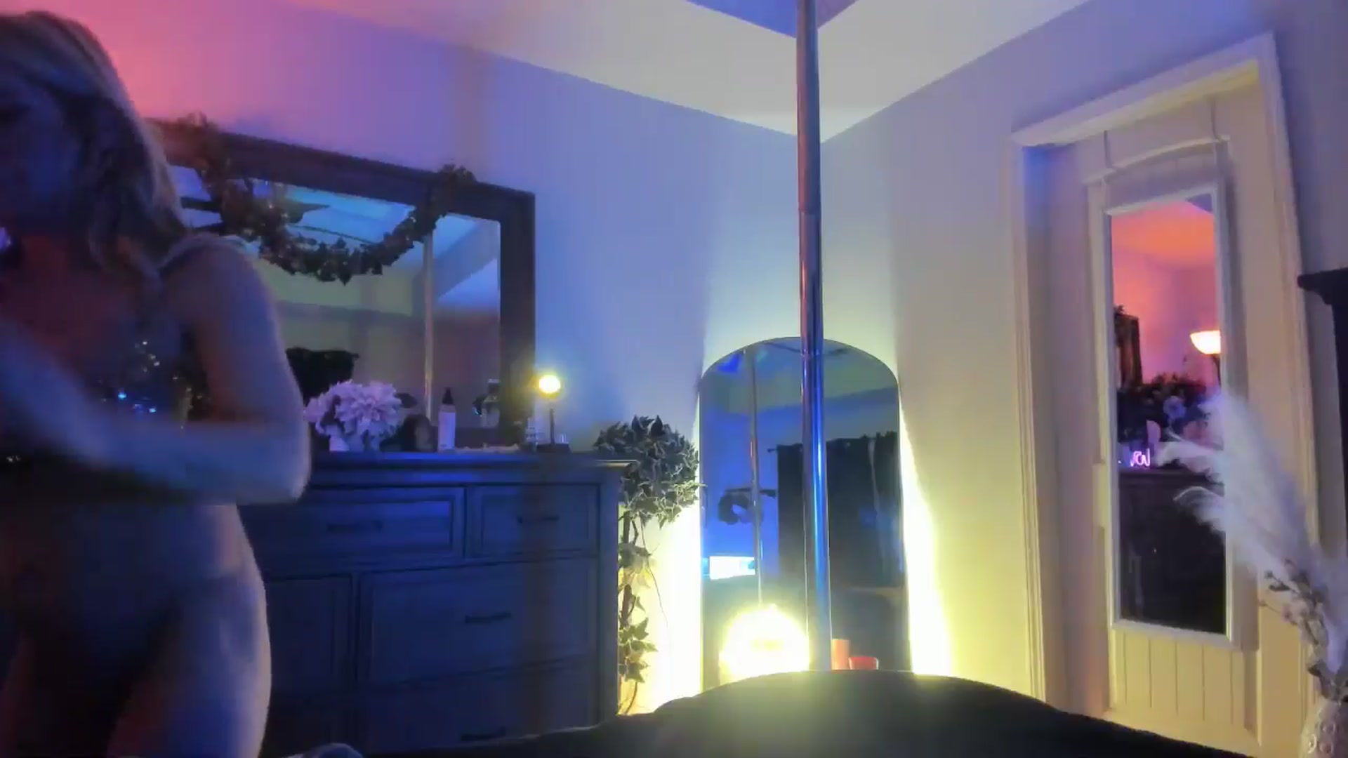 Gallery image thumbnail from Marilyn_BDAY's myfreecams stream on, 01/28/2025, 24:14 image 9 of 20