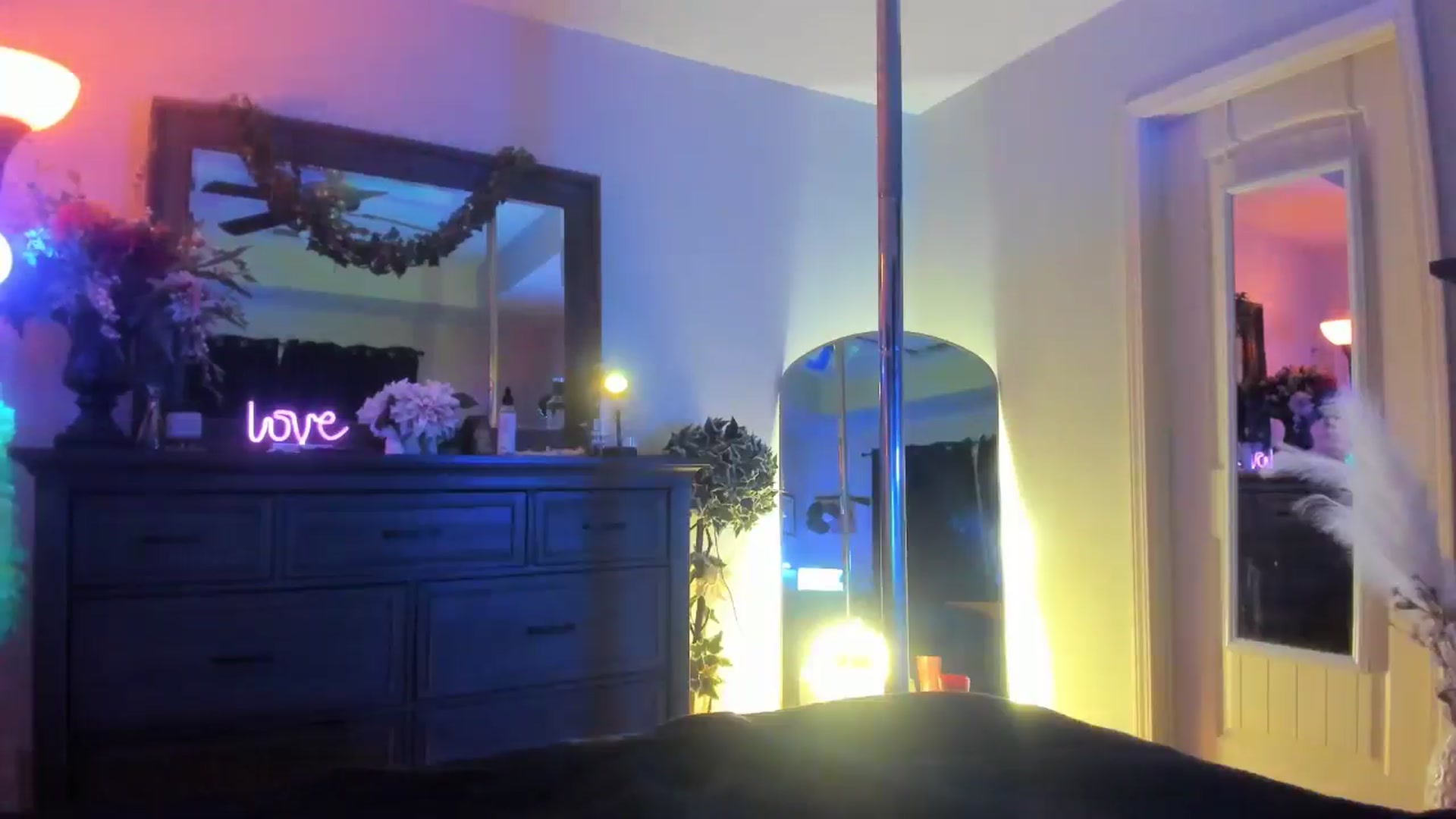 Gallery image thumbnail from Marilyn_BDAY's myfreecams stream on, 01/28/2025, 24:14 image 15 of 20