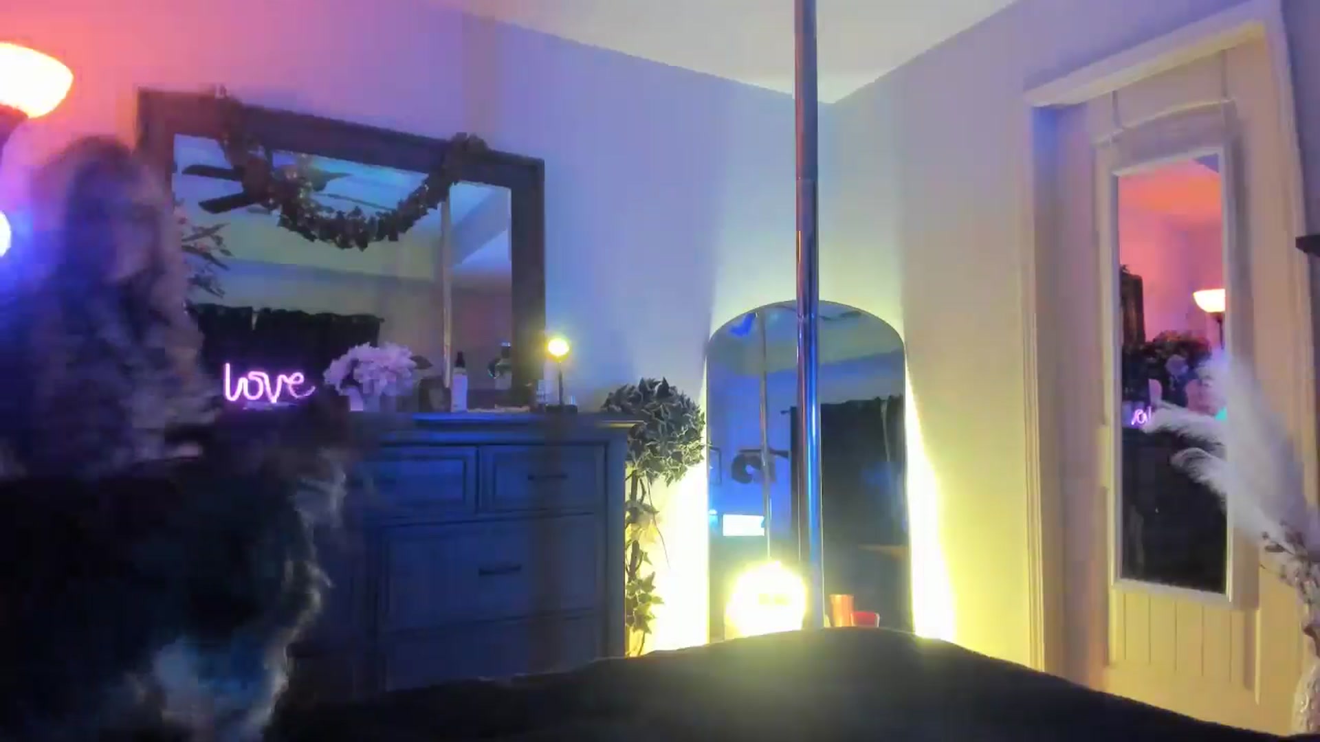 Gallery image thumbnail from Marilyn_BDAY's myfreecams stream on, 01/28/2025, 24:14 image 16 of 20