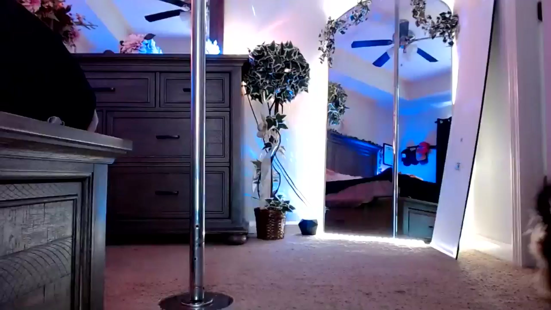 Gallery image thumbnail from Marilyn_XO's myfreecams stream on, 10/01/2024, 20:57 image 1 of 20