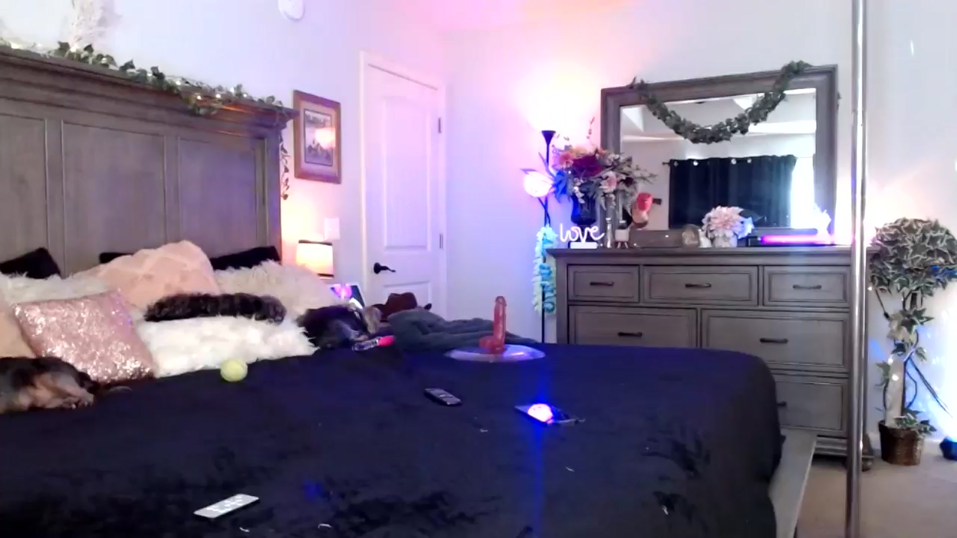 Gallery image thumbnail from Marilyn_XO's myfreecams stream on, 10/02/2024, 15:43 image 17 of 20