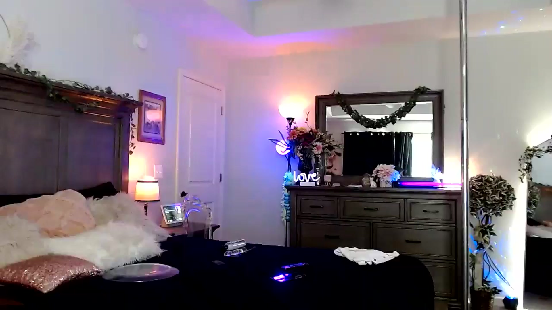 Gallery image thumbnail from Marilyn_XO's myfreecams stream on, 10/07/2024, 22:35 image 11 of 20