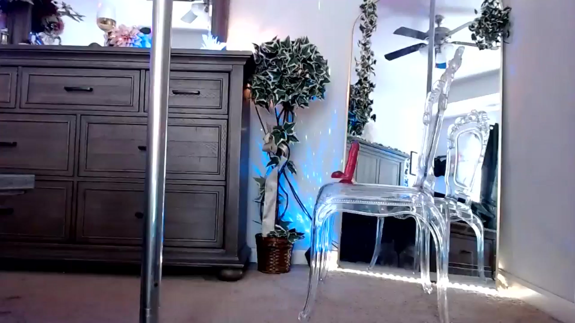 Gallery image thumbnail from Marilyn_XO's myfreecams stream on, 10/08/2024, 18:29 image 4 of 20