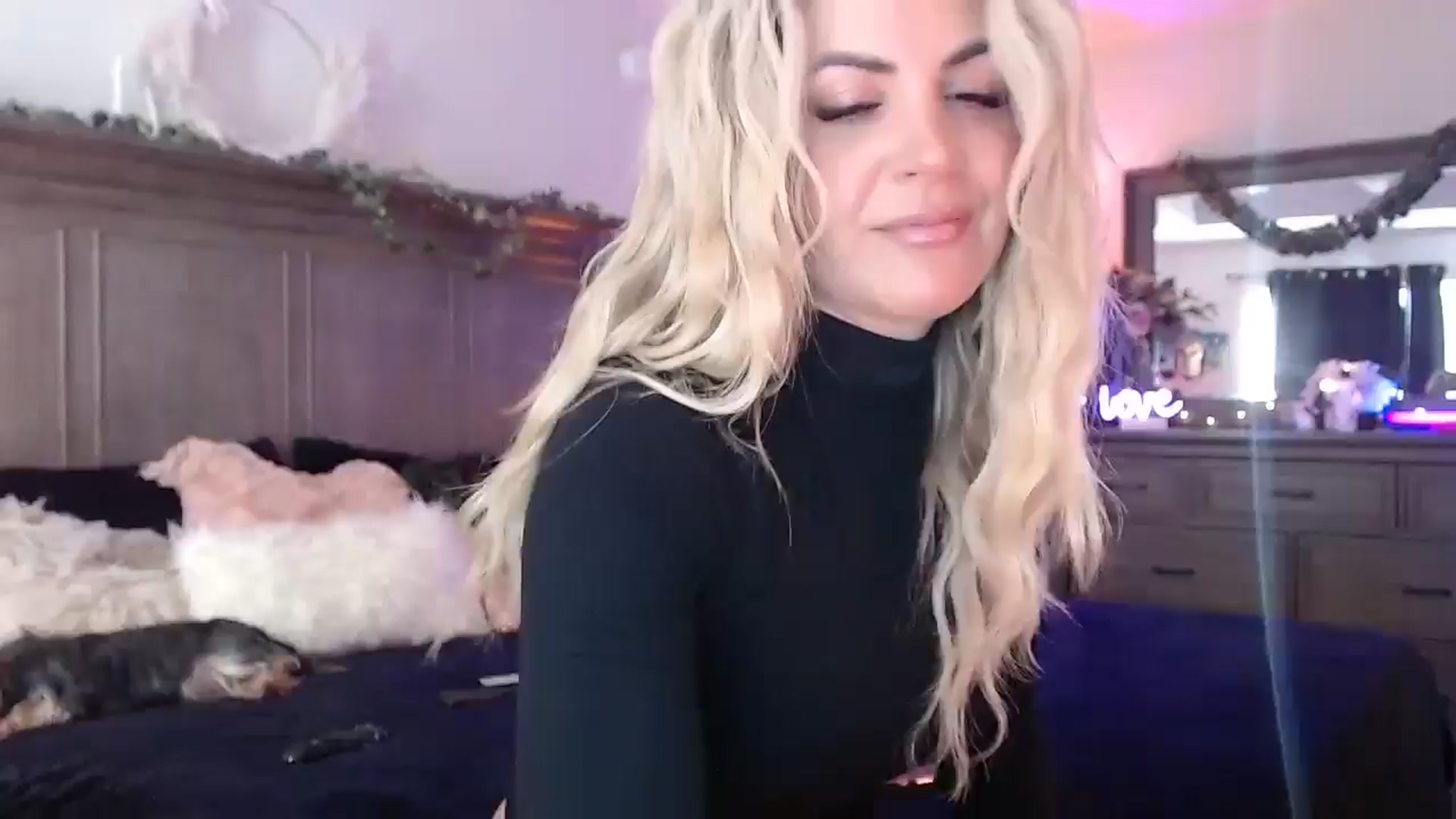 Gallery image thumbnail from Marilyn_XO's myfreecams stream on, 10/18/2024, 14:32 image 20 of 20