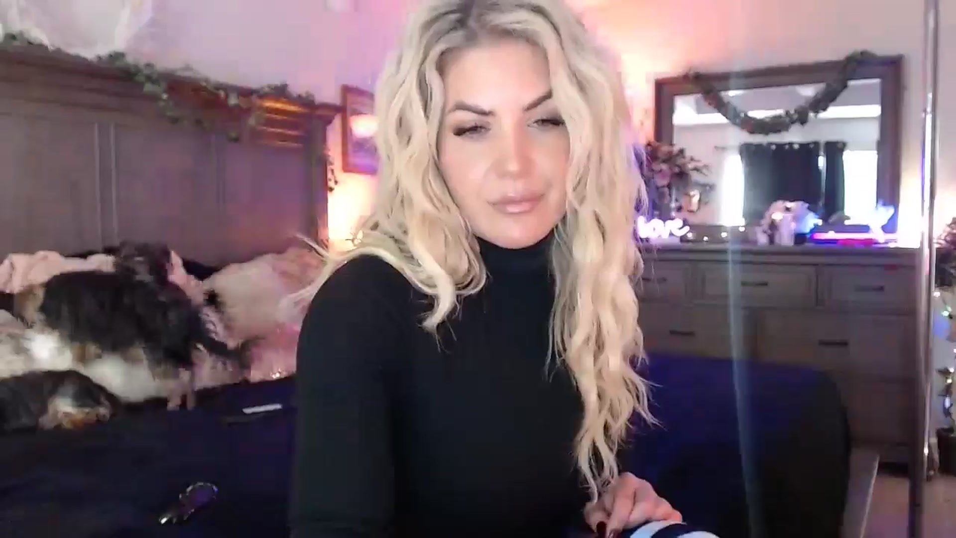 Gallery image thumbnail from Marilyn_XO's myfreecams stream on, 10/18/2024, 14:32 image 3 of 20
