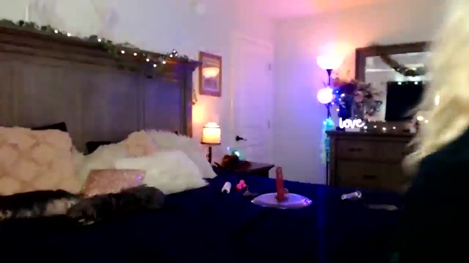 Gallery image thumbnail from Marilyn_XO's myfreecams stream on, 10/21/2024, 17:36 image 7 of 20