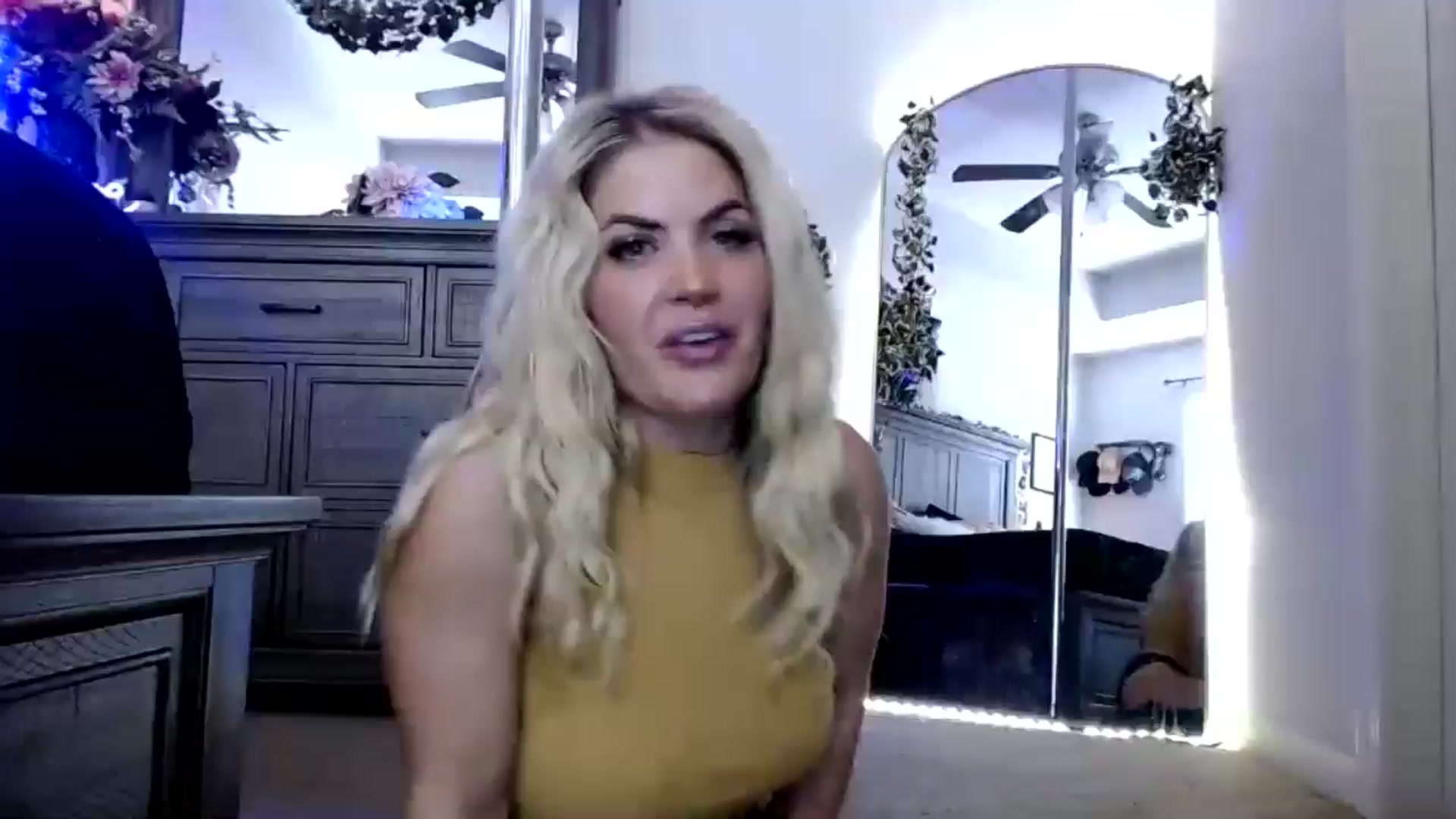 Gallery image thumbnail from Marilyn_XO's myfreecams stream on, 10/21/2024, 18:42 image 14 of 20