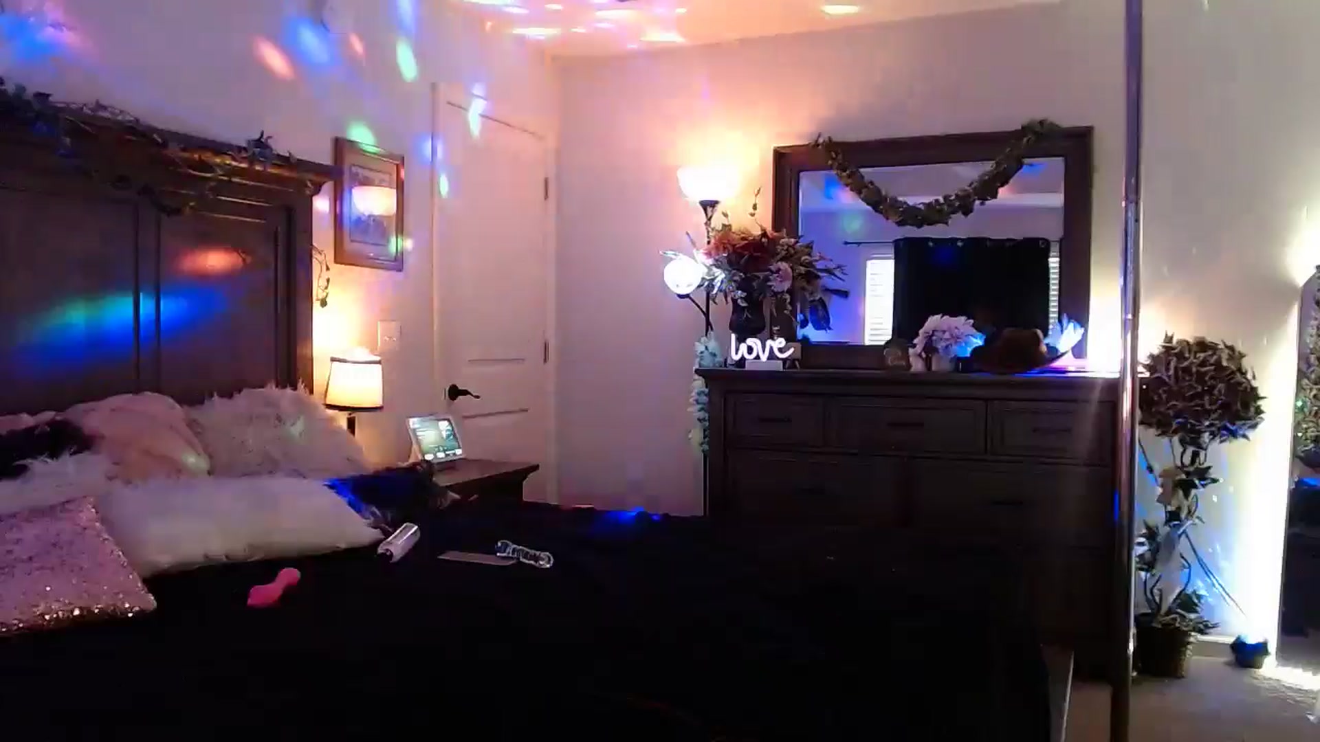 Gallery image thumbnail from Marilyn_XO's myfreecams stream on, 10/25/2024, 22:00 image 9 of 20