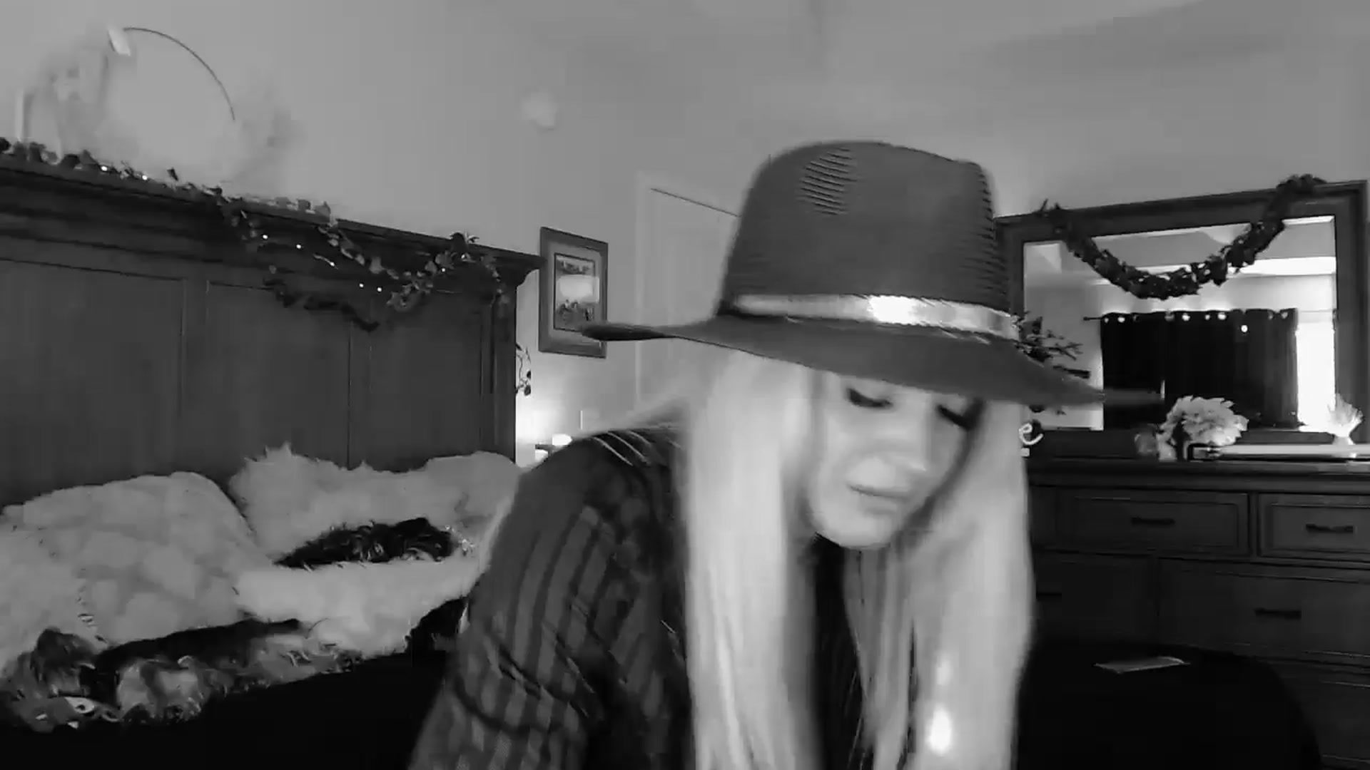 Gallery image thumbnail from Marilyn_XO's myfreecams stream on, 10/30/2024, 18:16 image 17 of 20