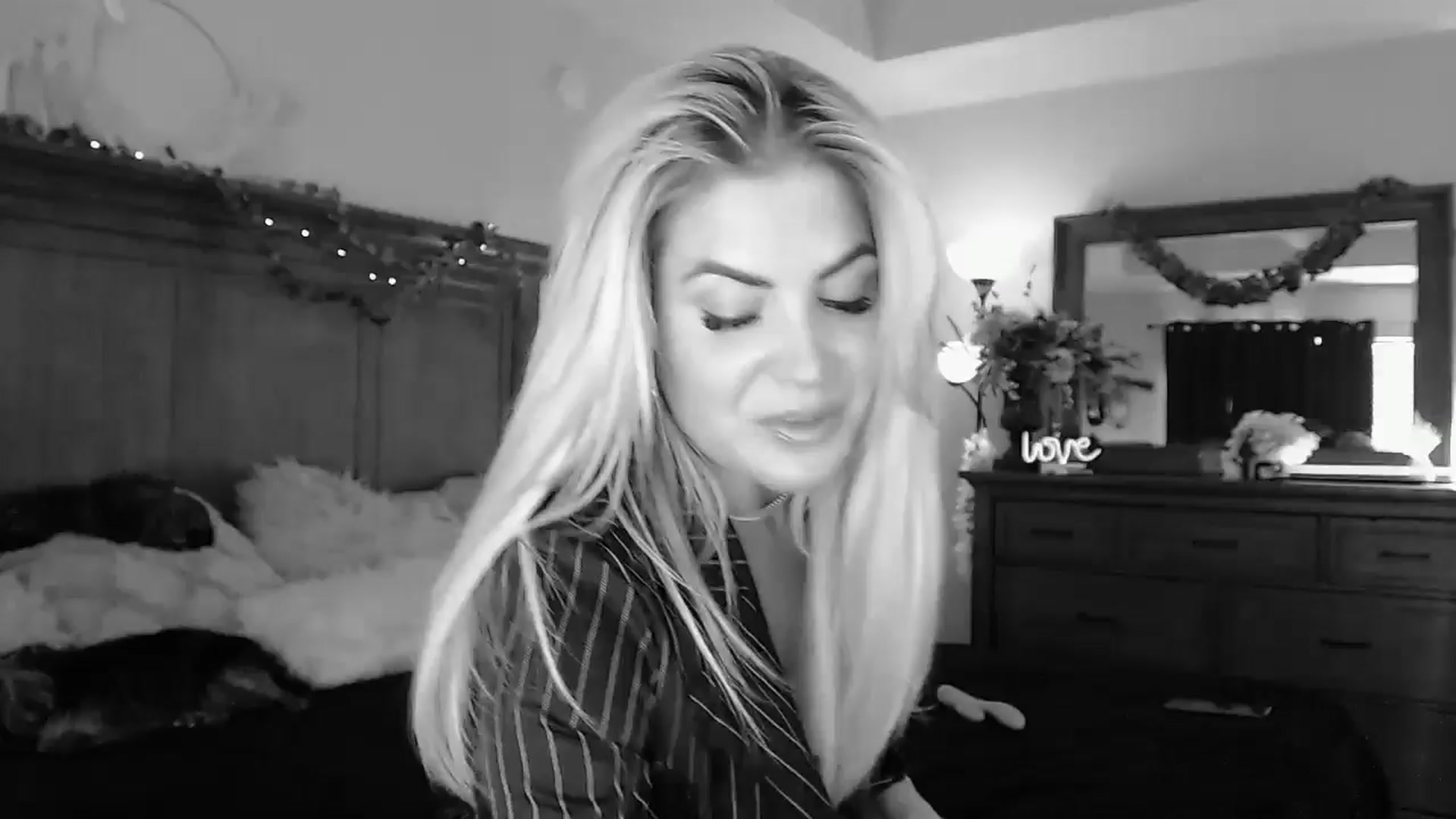 Gallery image thumbnail from Marilyn_XO's myfreecams stream on, 10/30/2024, 19:52 image 1 of 20