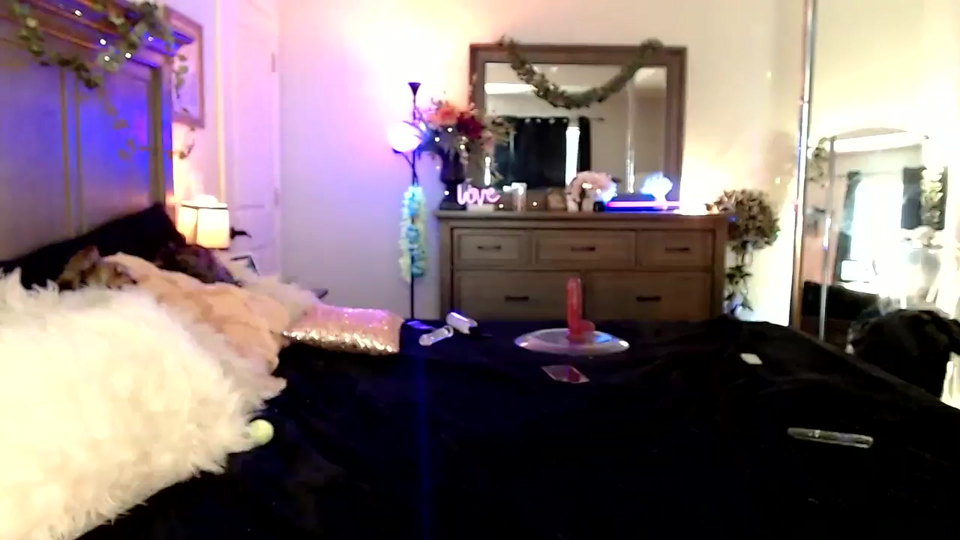Gallery image thumbnail from Marilyn_XO's myfreecams stream on, 11/09/2024, 16:48 image 15 of 20
