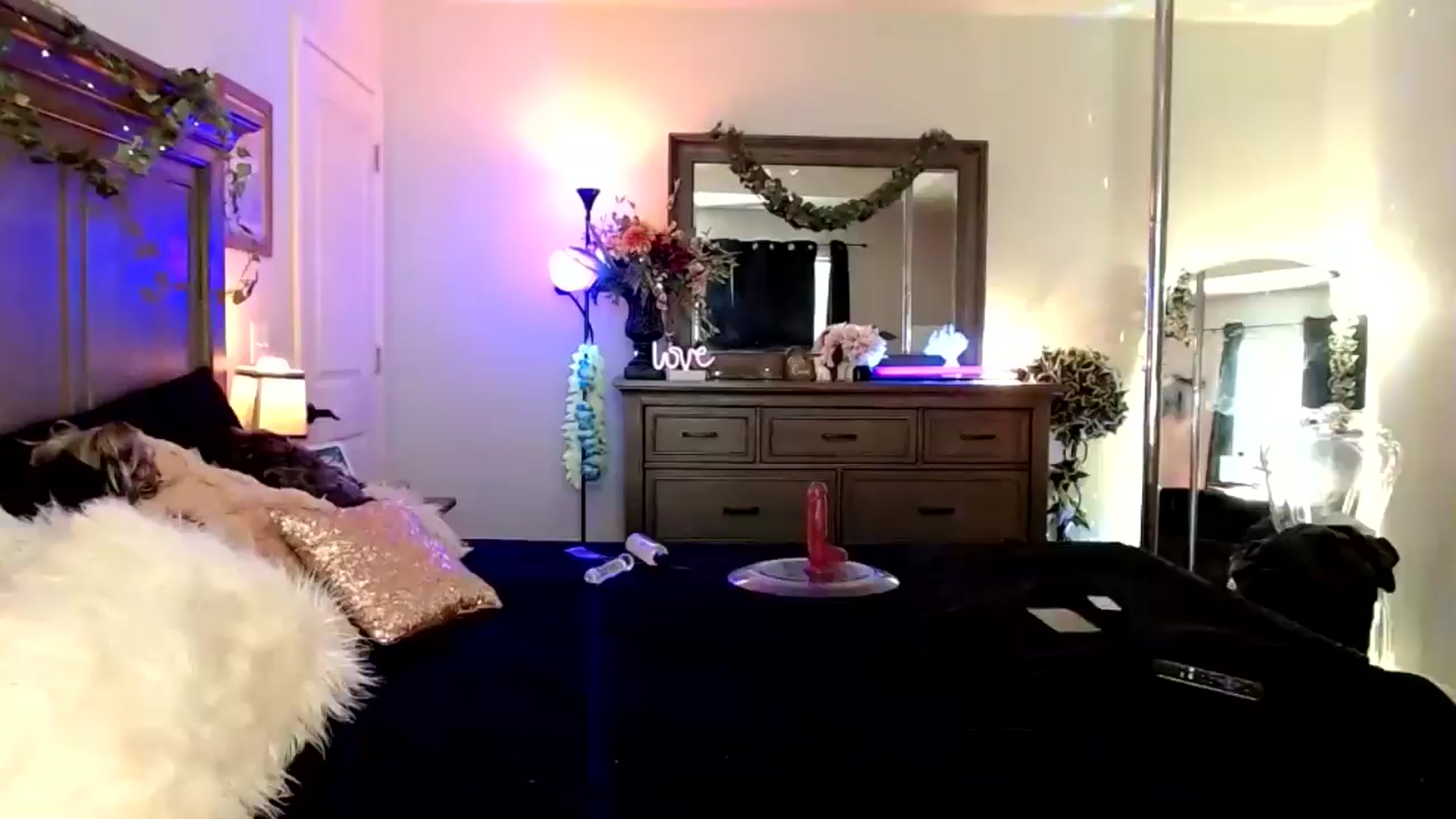 Gallery image thumbnail from Marilyn_XO's myfreecams stream on, 11/09/2024, 16:48 image 3 of 20