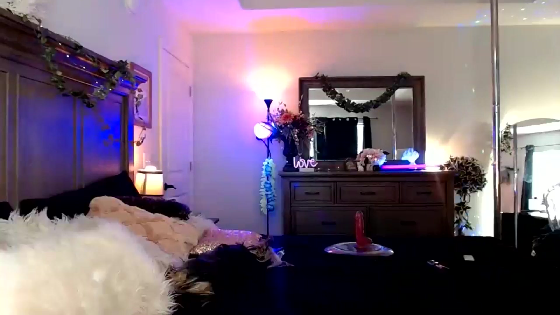 Gallery image thumbnail from Marilyn_XO's myfreecams stream on, 11/09/2024, 17:05 image 16 of 20