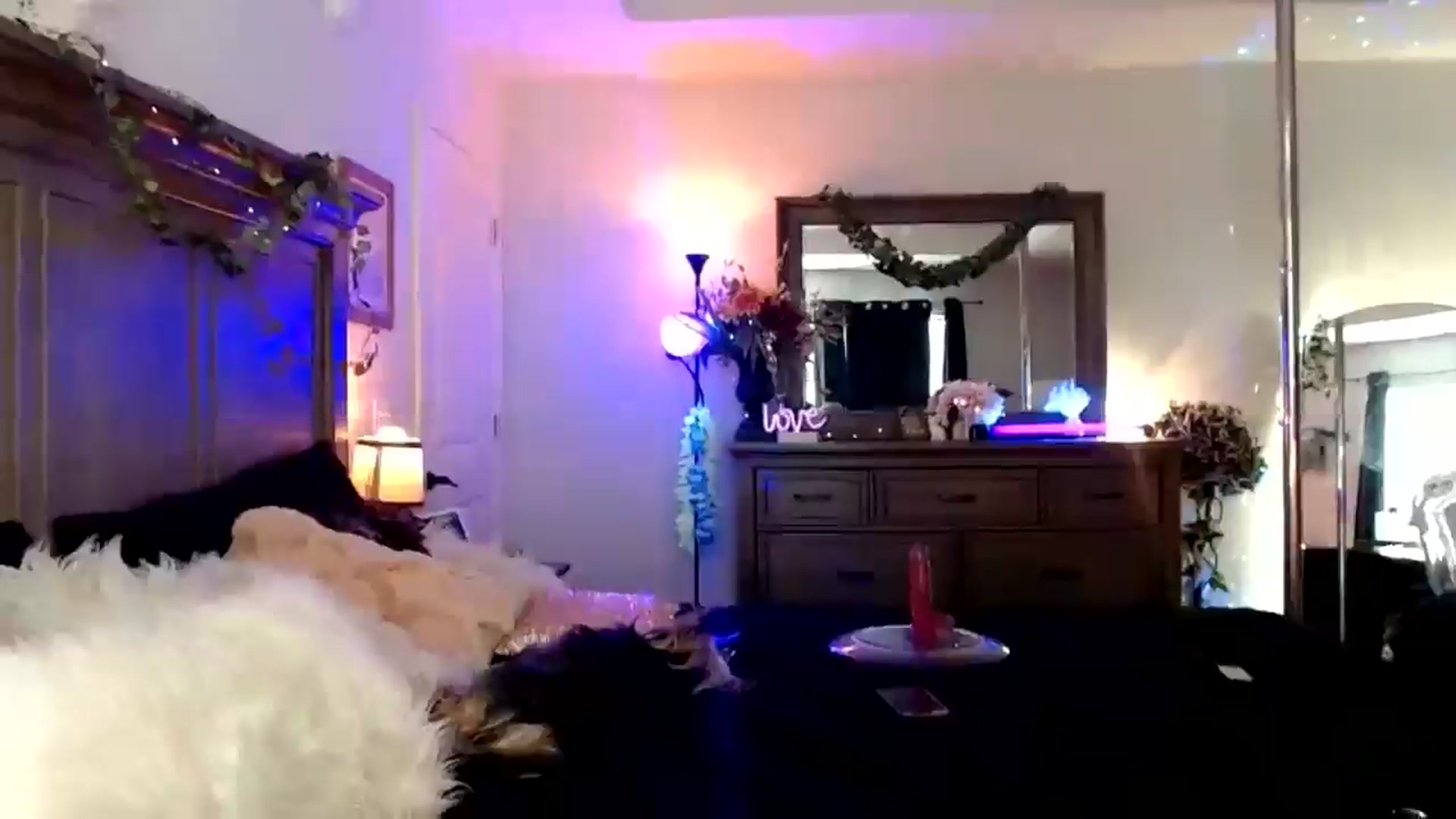 Gallery image thumbnail from Marilyn_XO's myfreecams stream on, 11/09/2024, 17:05 image 14 of 20