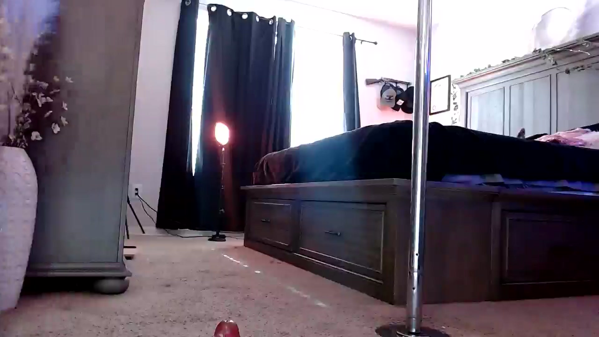 Gallery image thumbnail from Marilyn_XO's myfreecams stream on, 11/09/2024, 18:47 image 6 of 20