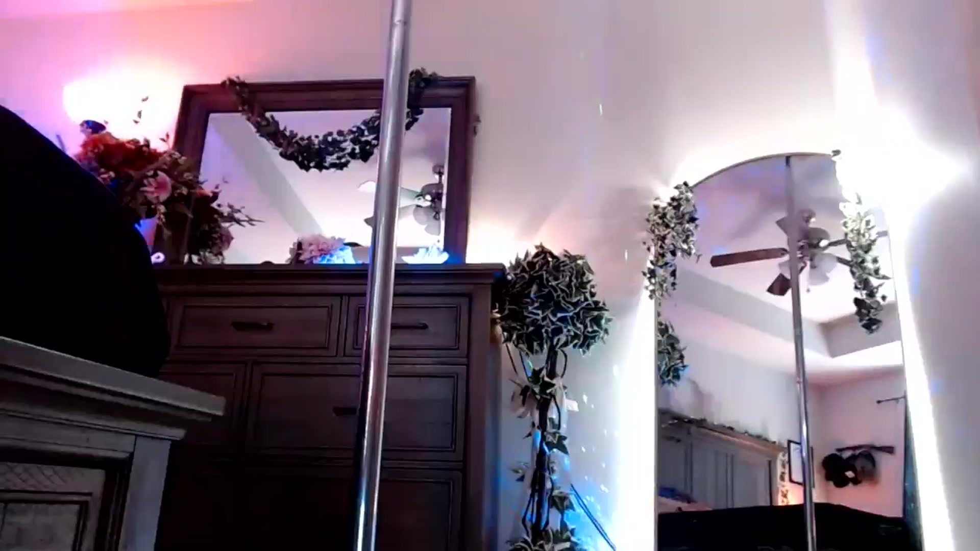 Gallery image thumbnail from Marilyn_XO's myfreecams stream on, 11/09/2024, 19:55 image 13 of 20