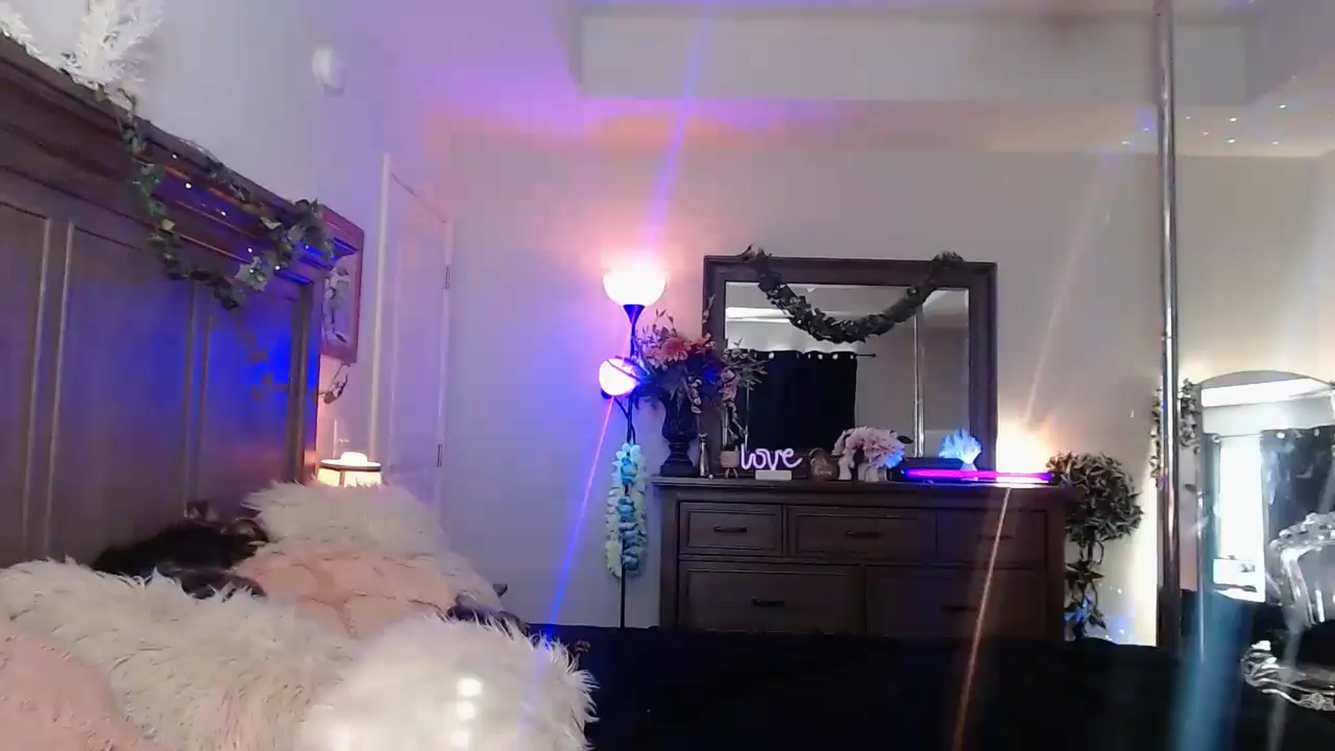 Gallery image thumbnail from Marilyn_XO's myfreecams stream on, 11/11/2024, 18:38 image 11 of 20