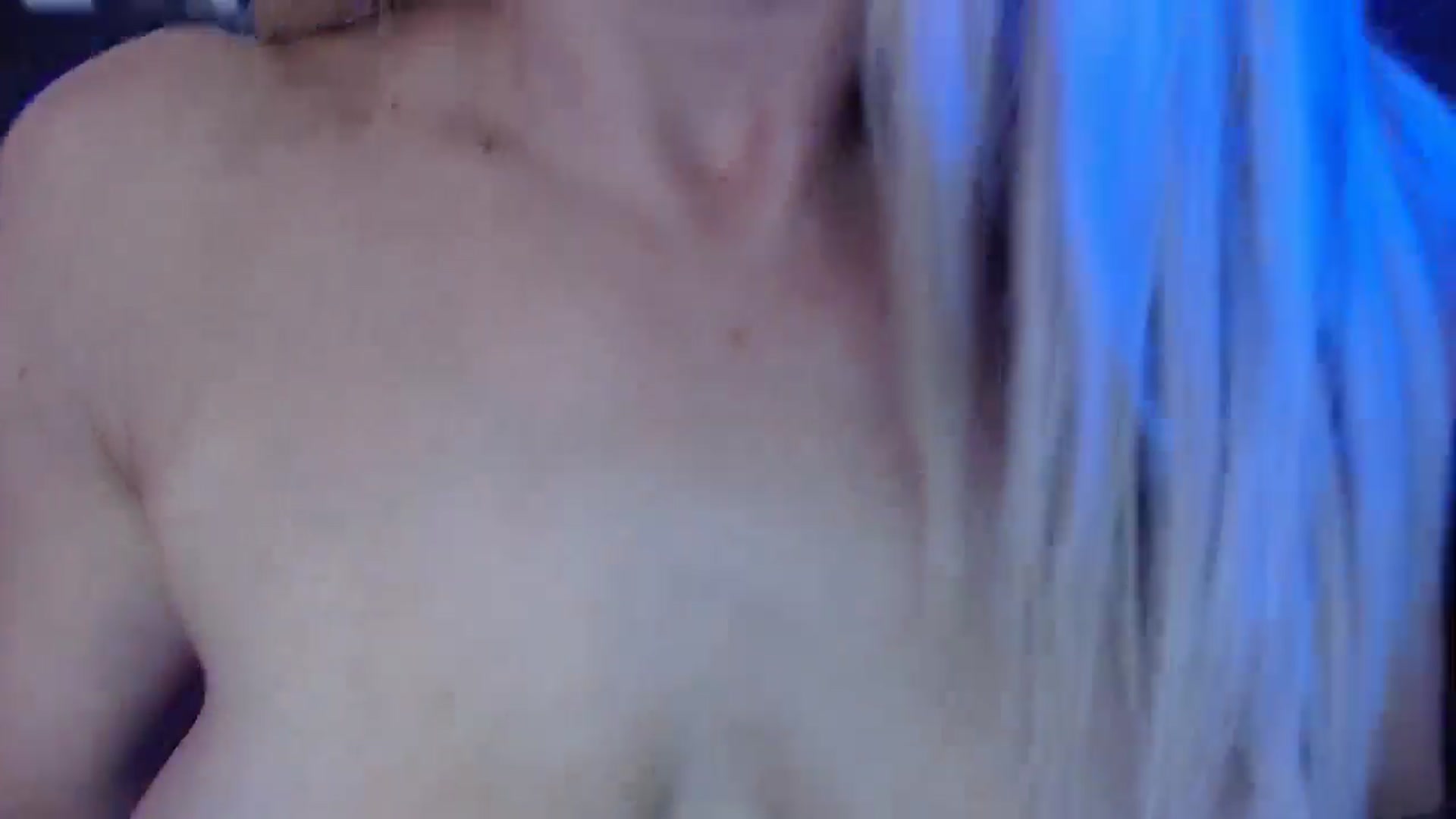Gallery image thumbnail from Marilyn_XO's myfreecams stream on, 11/13/2024, 16:43 image 15 of 20