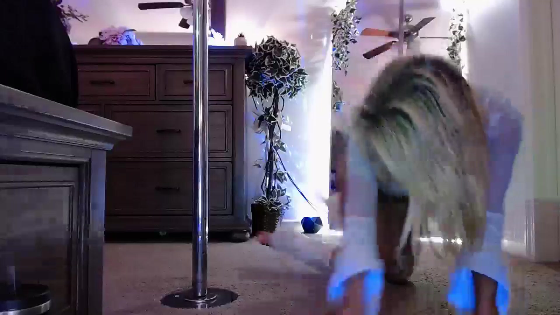 Gallery image thumbnail from Marilyn_XO's myfreecams stream on, 11/14/2024, 17:59 image 12 of 20