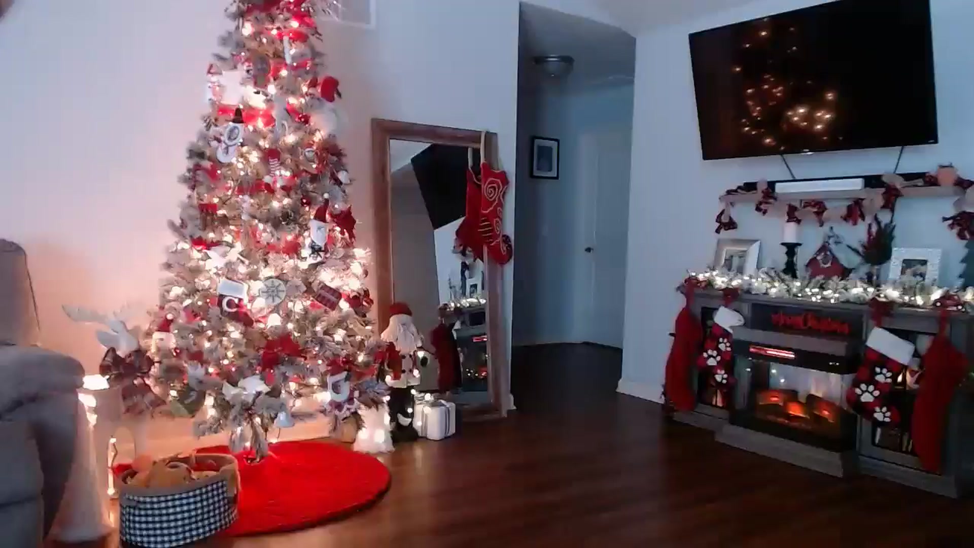 Gallery image thumbnail from Marilyn_XO's myfreecams stream on, 11/18/2024, 20:27 image 3 of 20