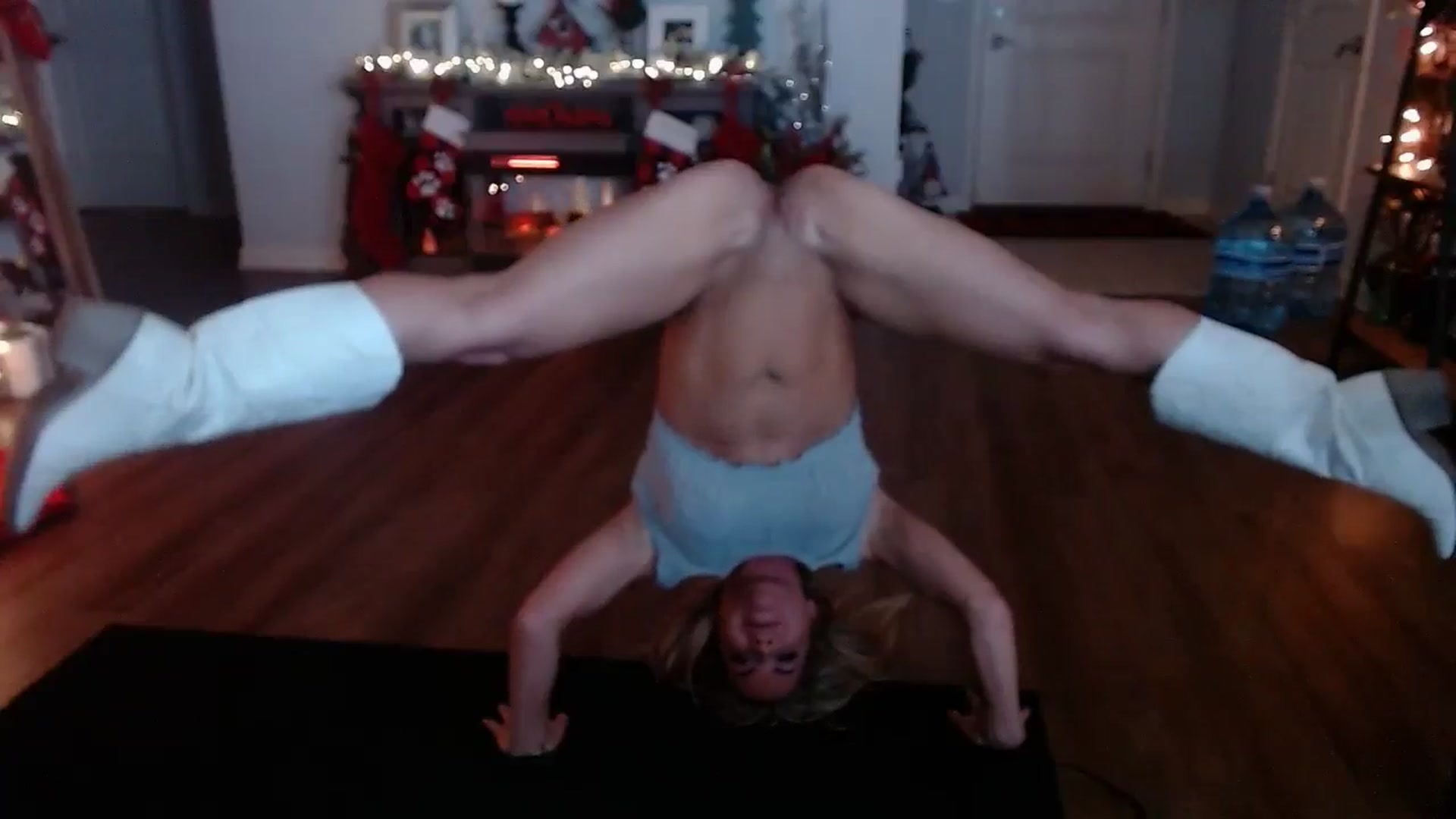 Gallery image thumbnail from Marilyn_XO's myfreecams stream on, 11/18/2024, 20:27 image 9 of 20