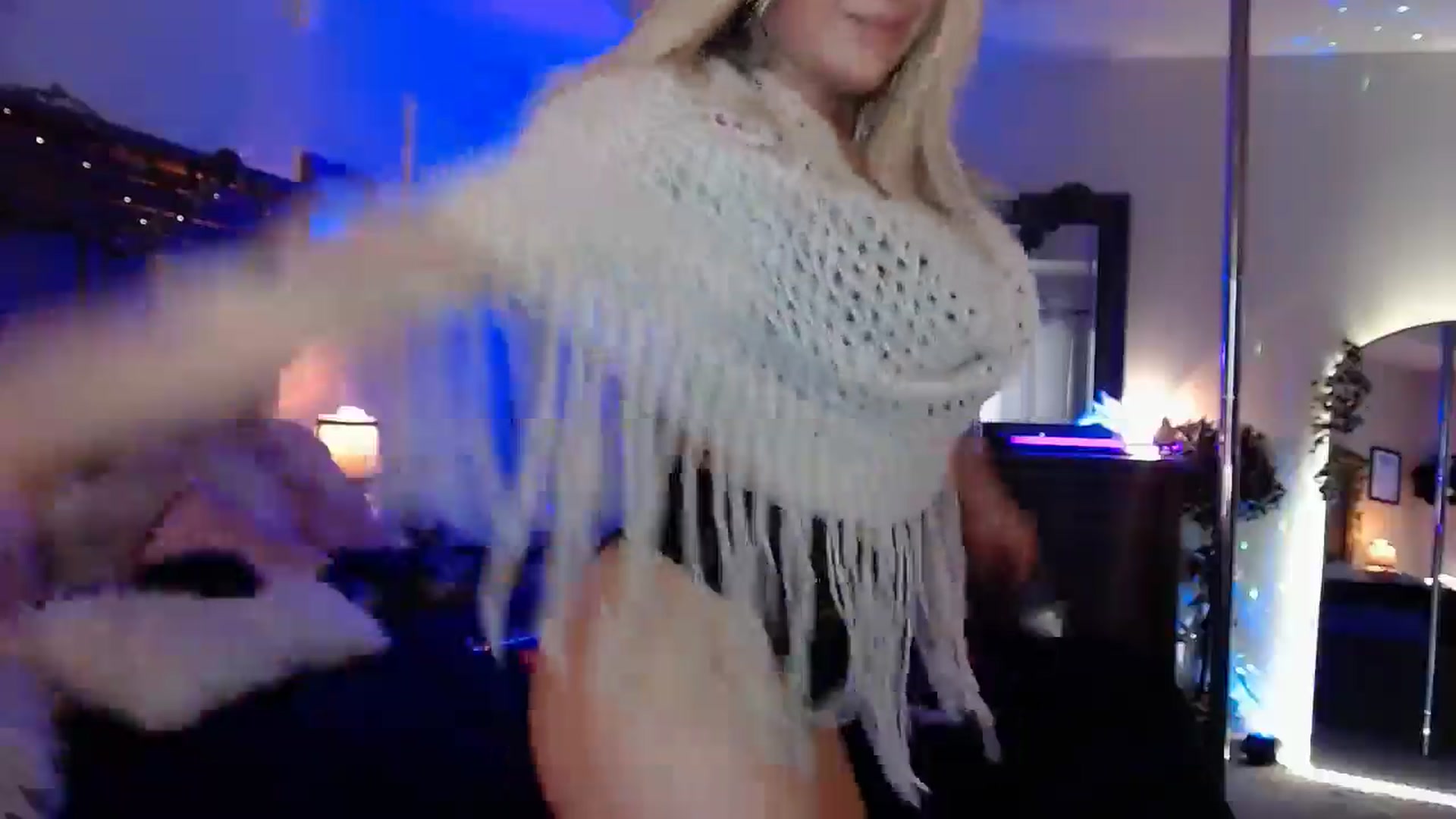 Gallery image thumbnail from Marilyn_XO's myfreecams stream on, 11/21/2024, 17:11 image 19 of 20