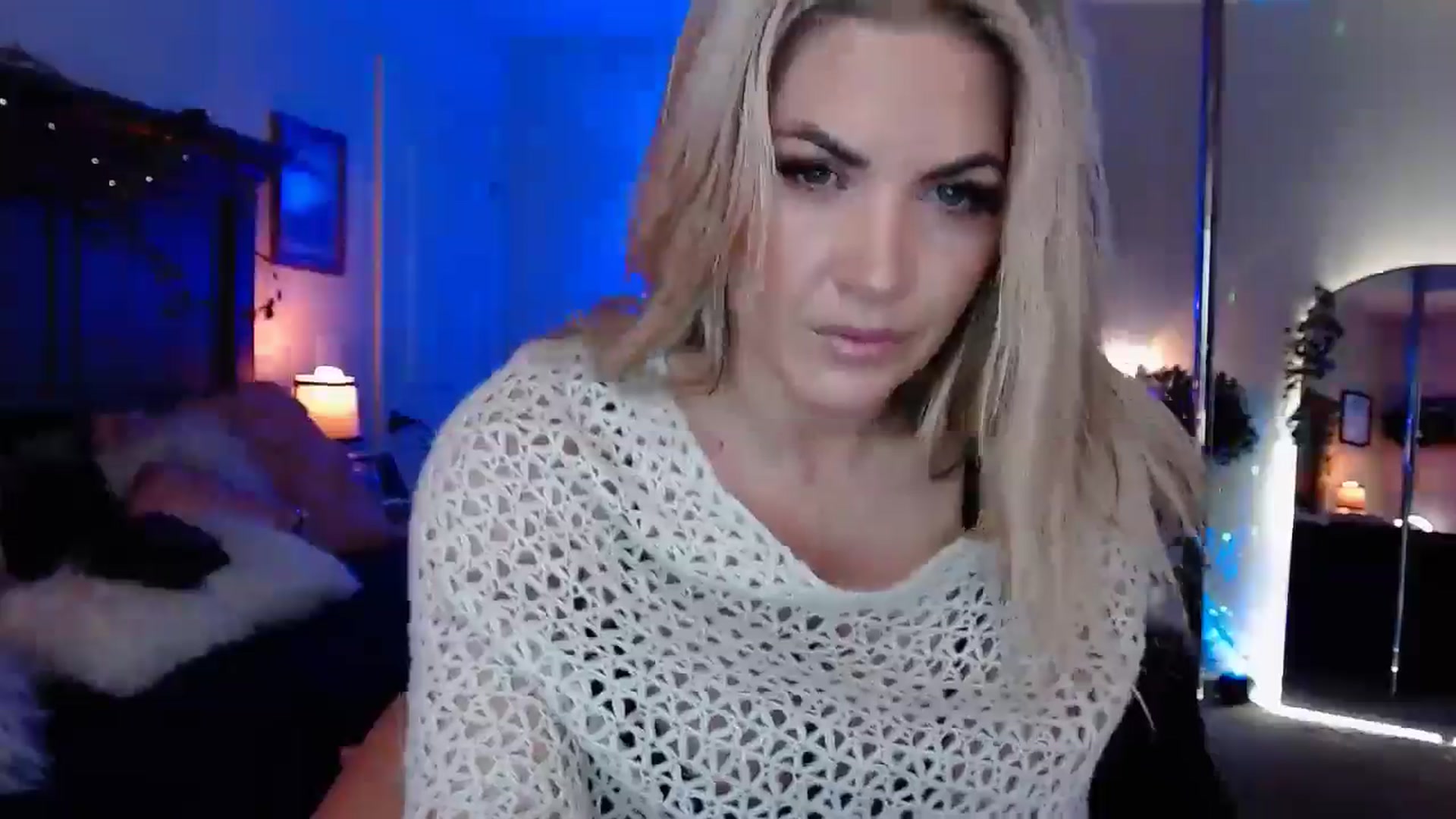 Gallery image thumbnail from Marilyn_XO's myfreecams stream on, 11/21/2024, 17:11 image 2 of 20