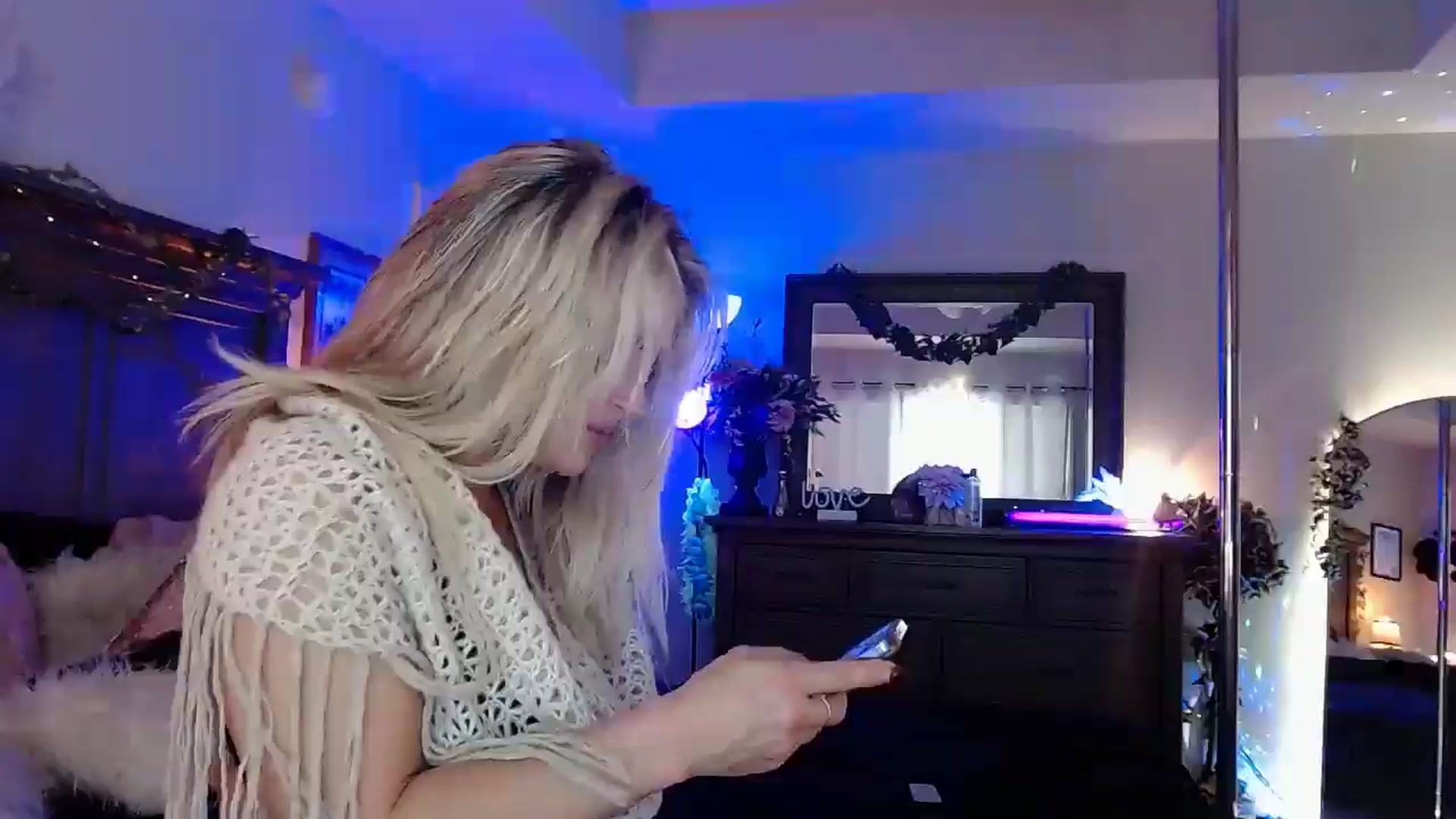 Gallery image thumbnail from Marilyn_XO's myfreecams stream on, 11/21/2024, 17:11 image 18 of 20