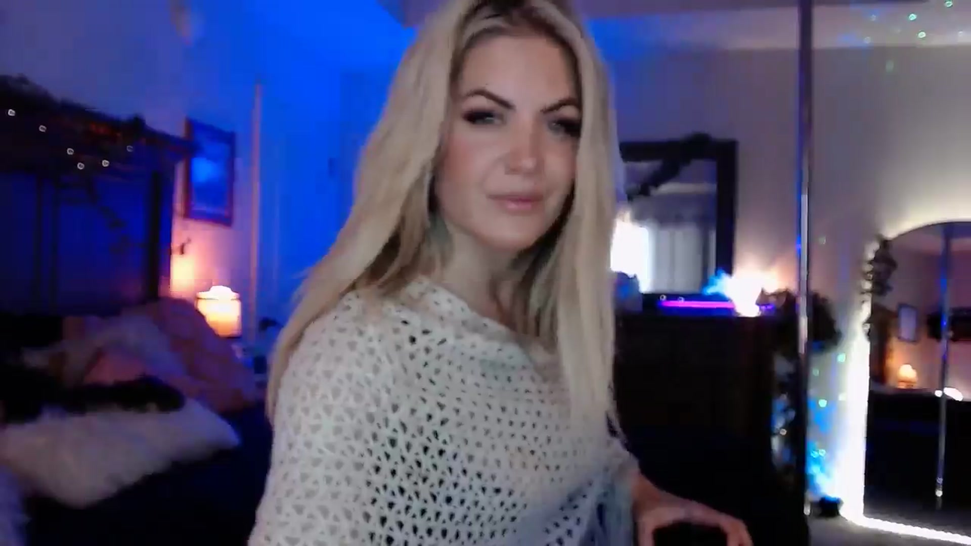 Gallery image thumbnail from Marilyn_XO's myfreecams stream on, 11/21/2024, 17:11 image 6 of 20