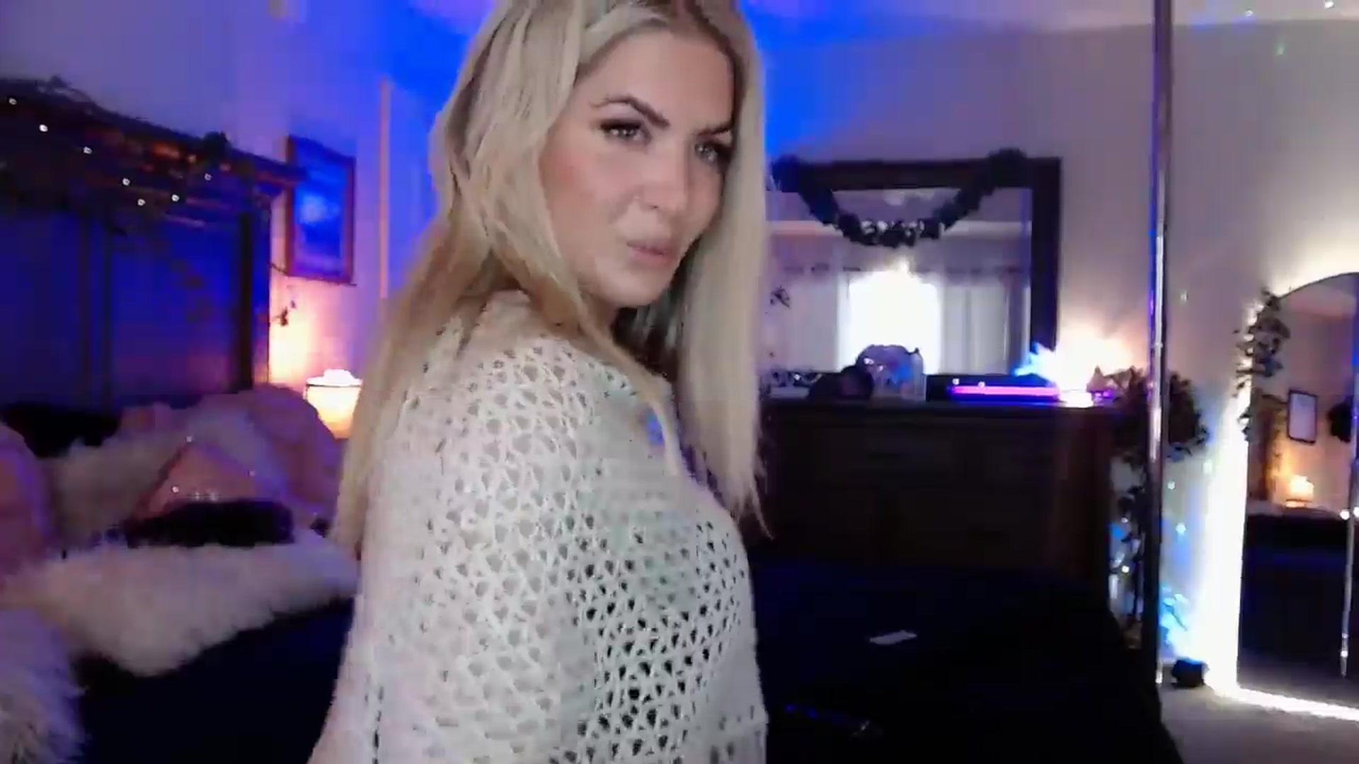 Gallery image thumbnail from Marilyn_XO's myfreecams stream on, 11/21/2024, 17:11 image 8 of 20