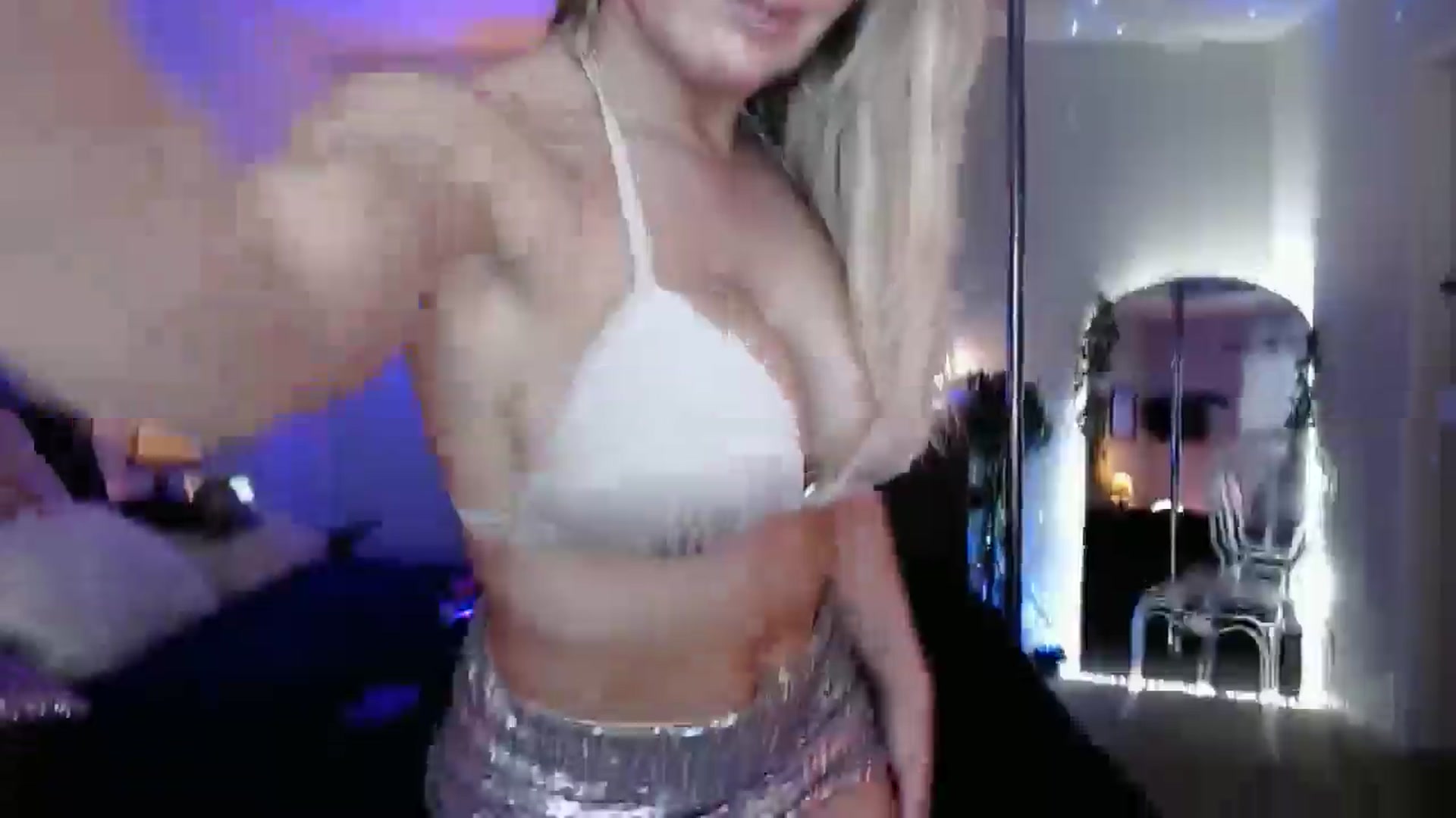 Gallery image thumbnail from Marilyn_XO's myfreecams stream on, 11/23/2024, 17:21 image 6 of 20