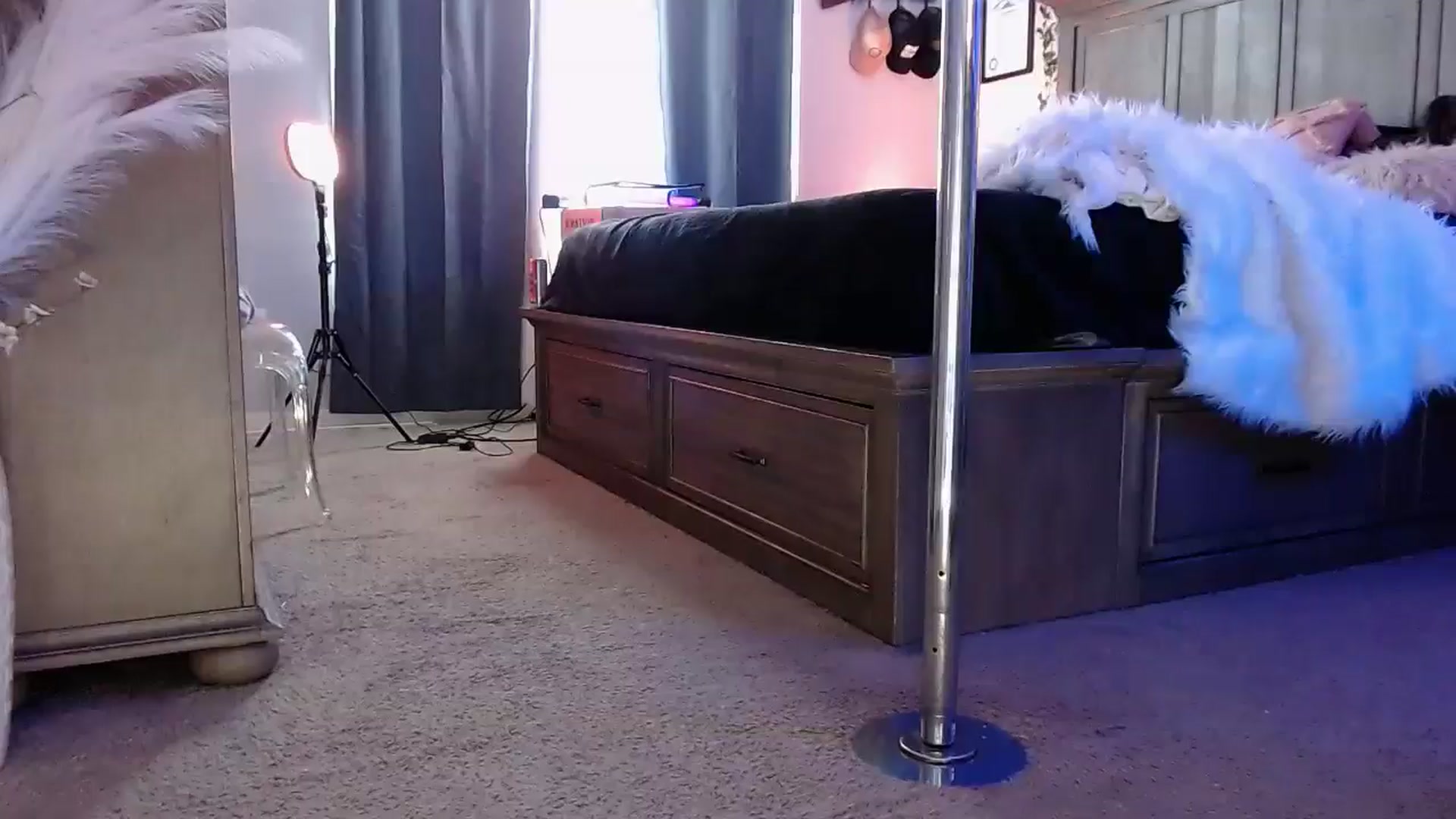 Gallery image thumbnail from Marilyn_XO's myfreecams stream on, 12/06/2024, 19:22 image 6 of 20