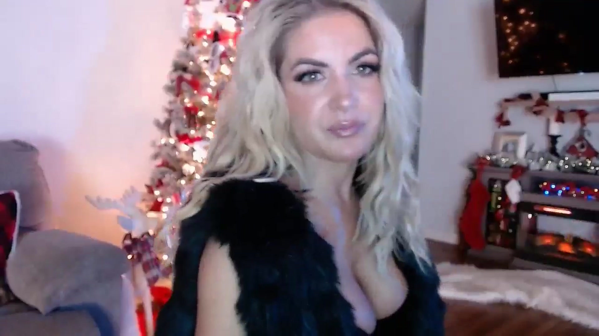 Gallery image thumbnail from Marilyn_XO's myfreecams stream on, 12/09/2024, 18:54 image 2 of 20