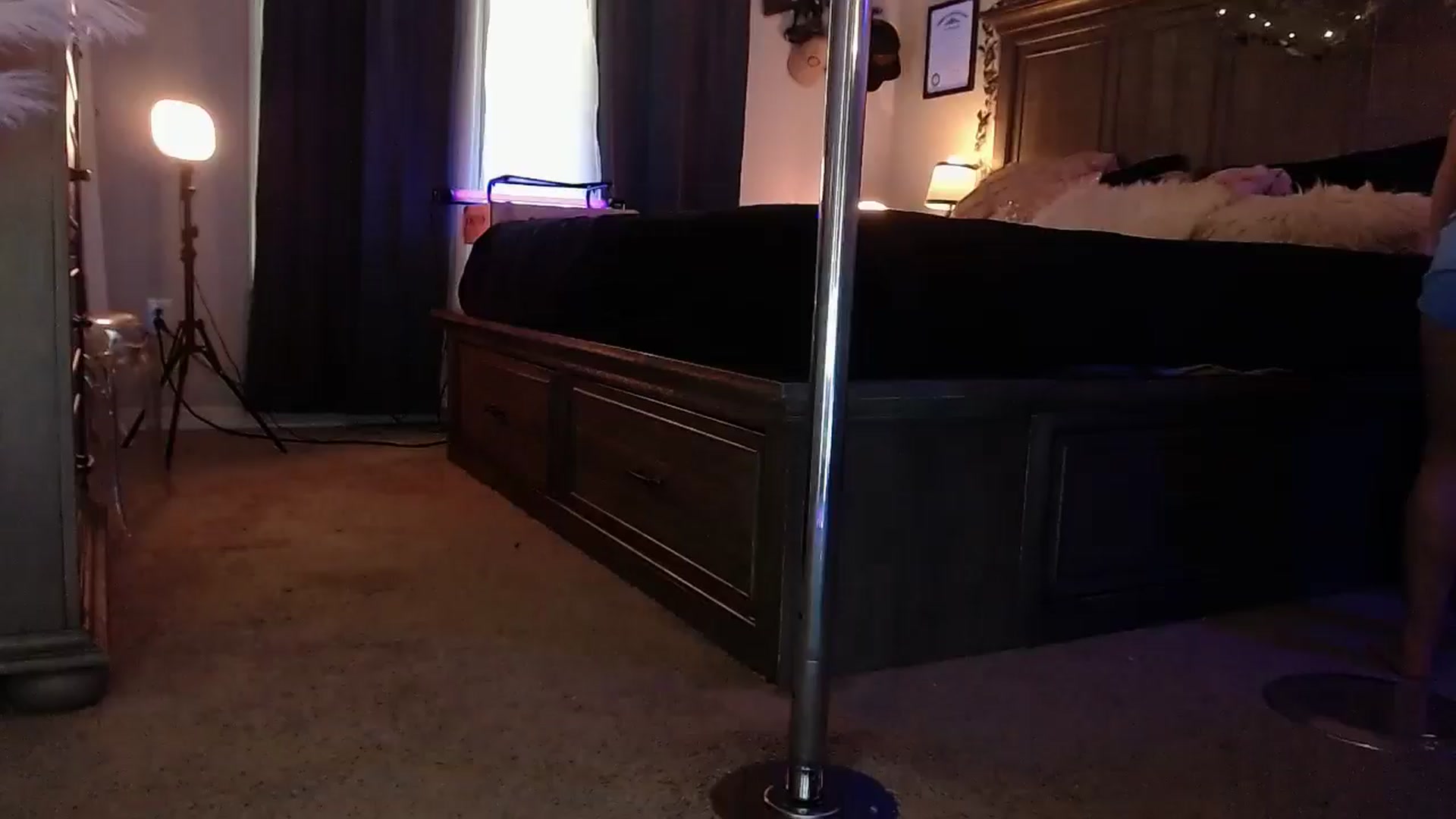 Gallery image thumbnail from Marilyn_XO's myfreecams stream on, 12/11/2024, 20:57 image 8 of 20