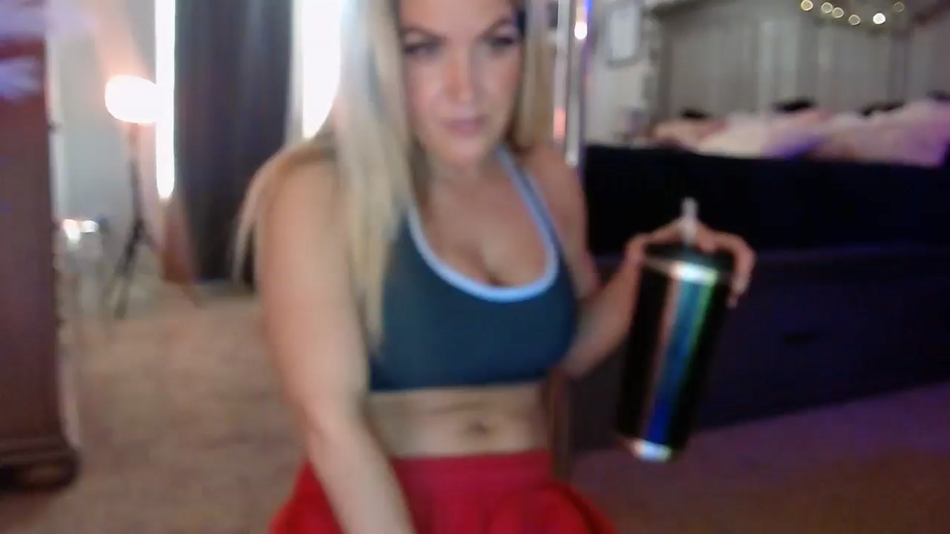 Gallery image thumbnail from Marilyn_XO's myfreecams stream on, 12/12/2024, 20:38 image 10 of 20