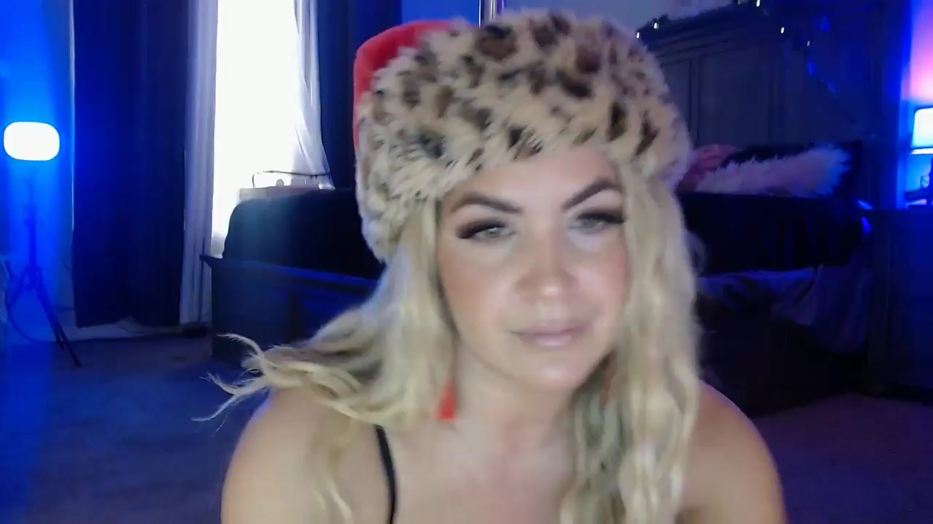 Gallery image thumbnail from Marilyn_XO's myfreecams stream on, 12/16/2024, 17:48 image 1 of 20