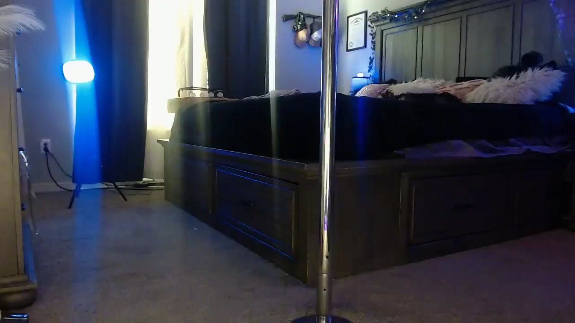 Gallery image thumbnail from Marilyn_XO's myfreecams stream on, 12/17/2024, 19:52 image 4 of 20