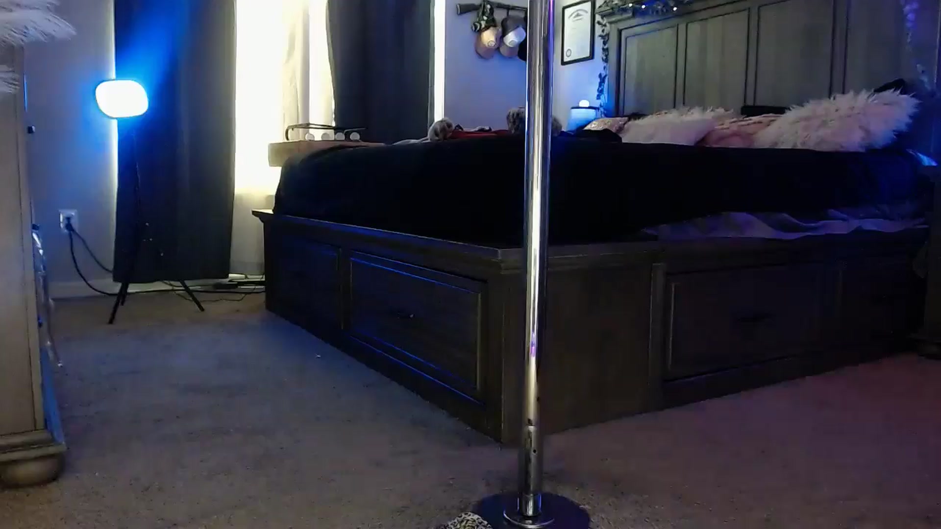 Gallery image thumbnail from Marilyn_XO's myfreecams stream on, 12/17/2024, 19:52 image 20 of 20