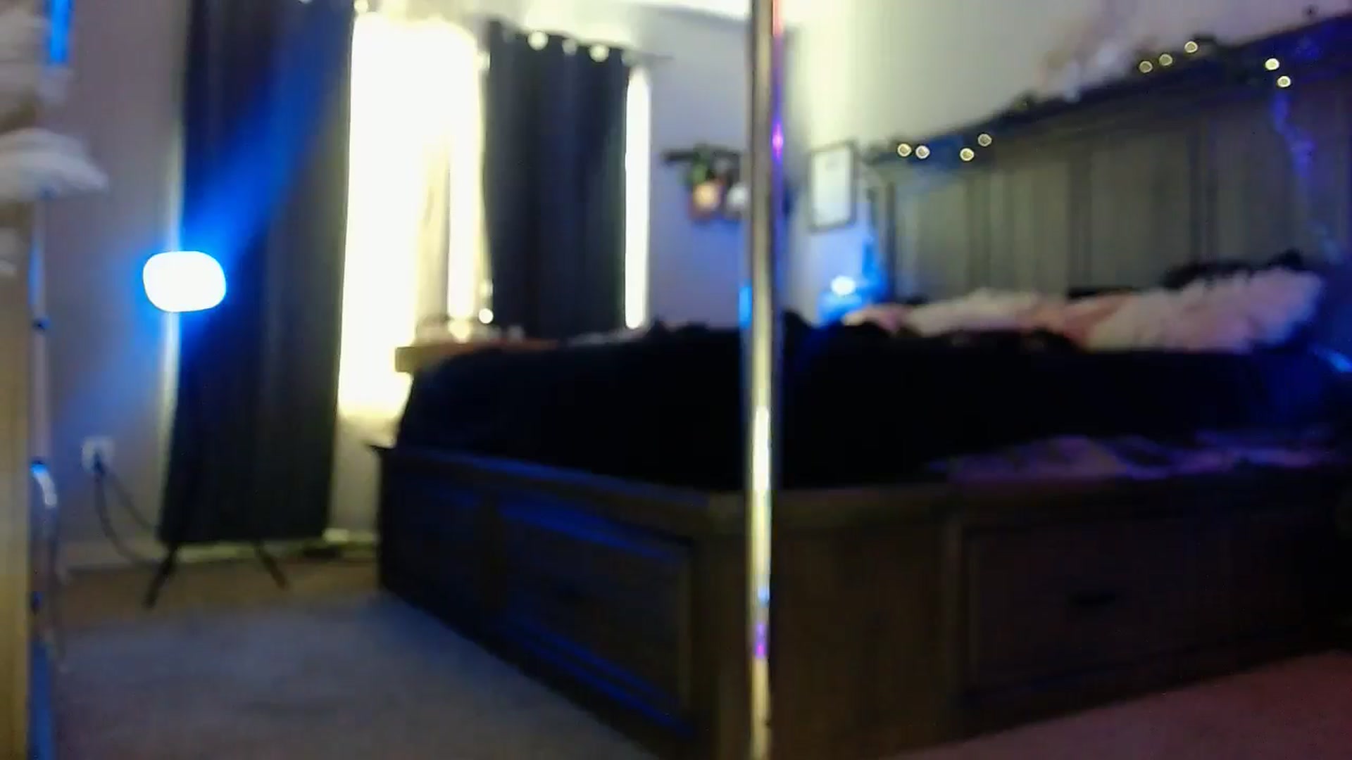 Gallery image thumbnail from Marilyn_XO's myfreecams stream on, 12/17/2024, 19:52 image 6 of 20