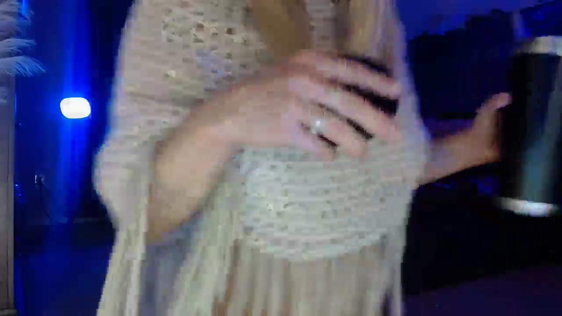 Gallery image thumbnail from Marilyn_XO's myfreecams stream on, 12/17/2024, 22:39 image 18 of 20