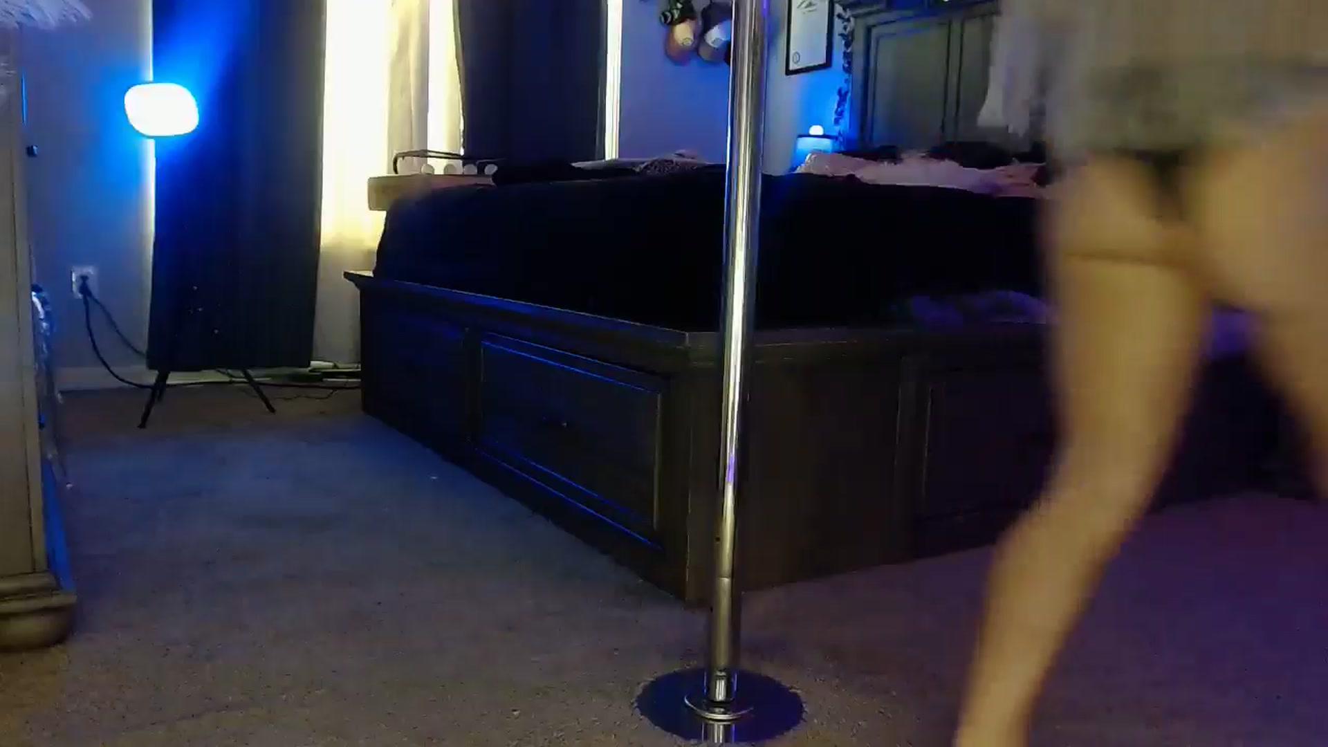 Gallery image thumbnail from Marilyn_XO's myfreecams stream on, 12/17/2024, 22:39 image 2 of 20