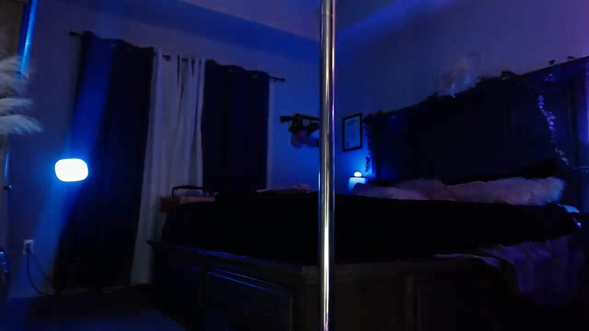 Gallery image thumbnail from Marilyn_XO's myfreecams stream on, 12/18/2024, 01:49 image 2 of 20