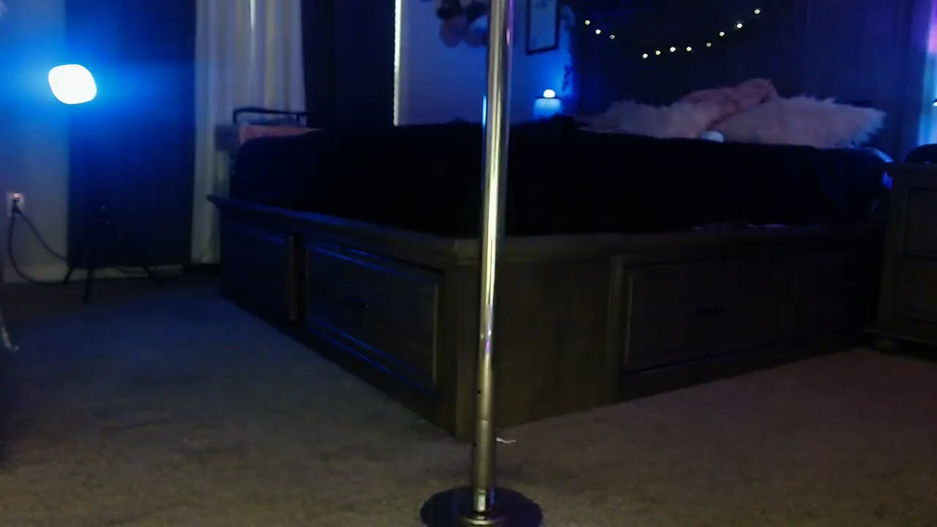 Gallery image thumbnail from Marilyn_XO's myfreecams stream on, 12/18/2024, 23:11 image 4 of 20