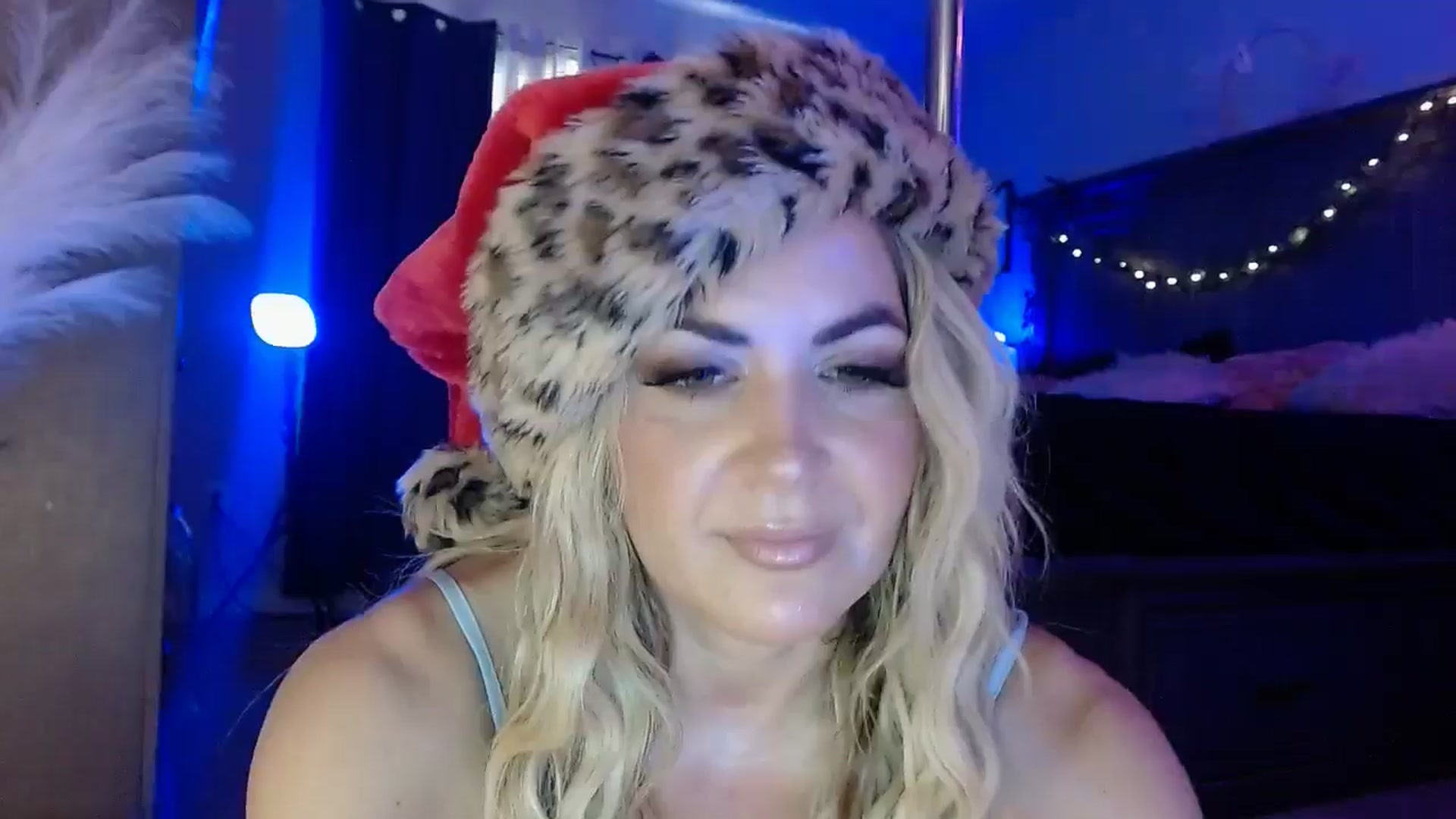 Gallery image thumbnail from Marilyn_XO's myfreecams stream on, 12/19/2024, 17:33 image 5 of 20