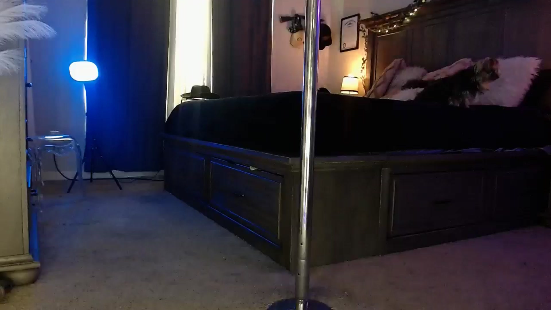 Gallery image thumbnail from Marilyn_XO's myfreecams stream on, 12/26/2024, 21:09 image 10 of 20