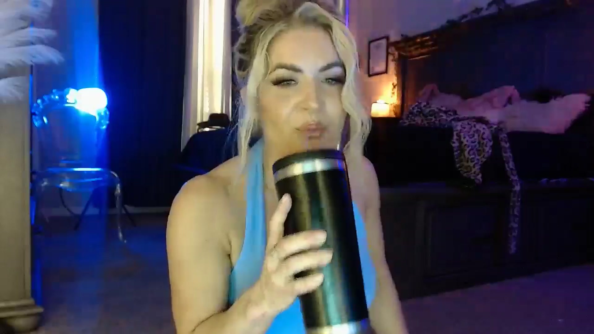 Gallery image thumbnail from Marilyn_XO's myfreecams stream on, 12/26/2024, 23:41 image 2 of 20