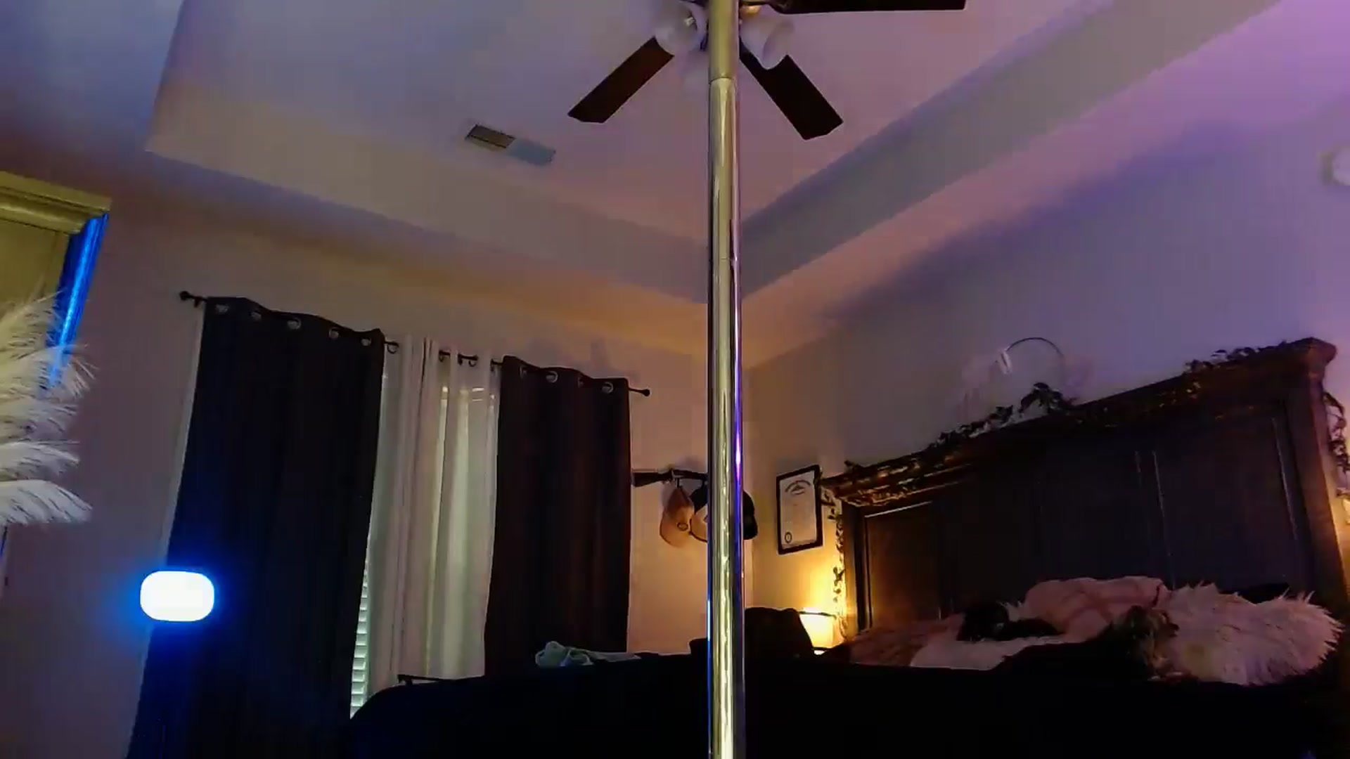 Gallery image thumbnail from Marilyn_XO's myfreecams stream on, 12/30/2024, 23:12 image 16 of 20