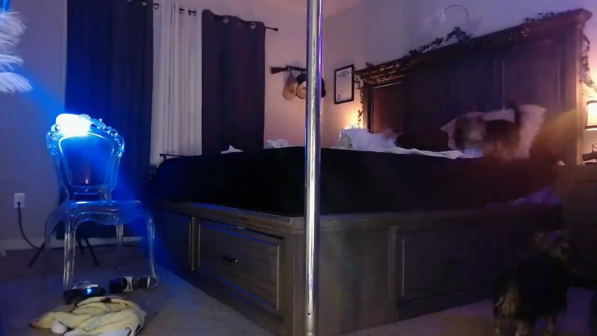 Gallery image thumbnail from Marilyn_XO's myfreecams stream on, 12/31/2024, 22:17 image 18 of 20
