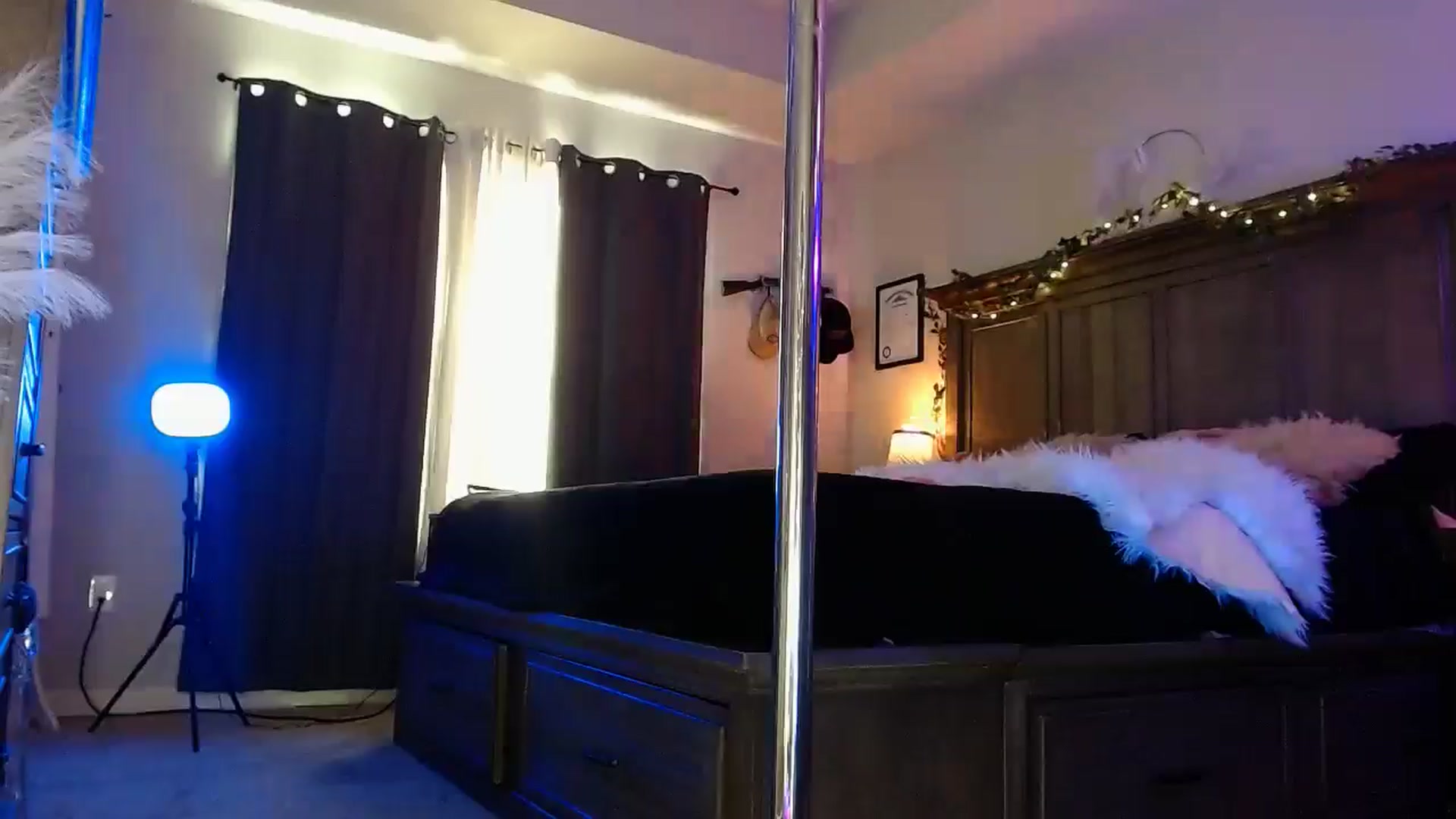 Gallery image thumbnail from Marilyn_XO's myfreecams stream on, 01/02/2025, 20:26 image 19 of 20