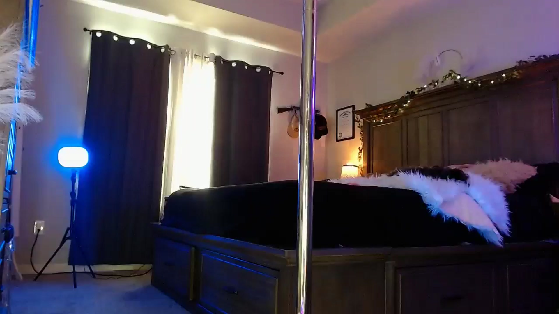 Gallery image thumbnail from Marilyn_XO's myfreecams stream on, 01/02/2025, 20:26 image 18 of 20